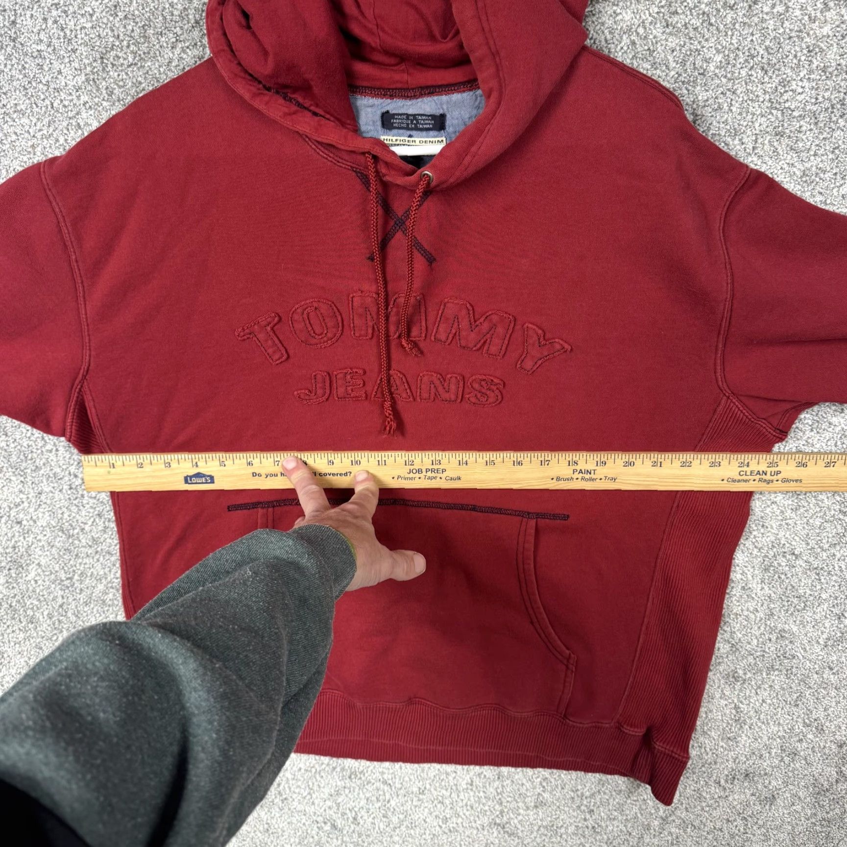 Vintage VINTAGE Hilfiger Denim Tommy Jeans Hoodie Mens L Red Fleece Embroidered Logo Tommy Jeans Graphic Print Pullover with Hood Pockets 2000s Y2K Era Size US L / EU 52-54 / 3 - 6 Thumbnail
