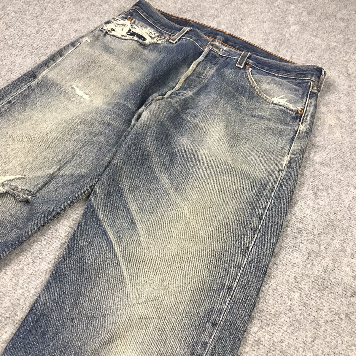 Levi's Vintage Clothing × Vintage LEVIS 501 DISTRESSED DENIM FADED BUTTON 501 PANTS 147 Size US 30 / EU 46 - 5 Thumbnail