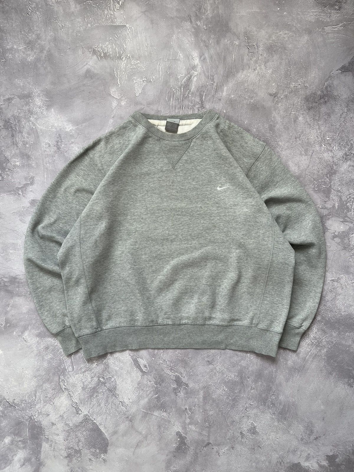Nike Vintage Nike Crewneck Sweatshirt Embroidered Swoosh Logo Y2K Size US L / EU 52-54 / 3 - 1 Thumbnail