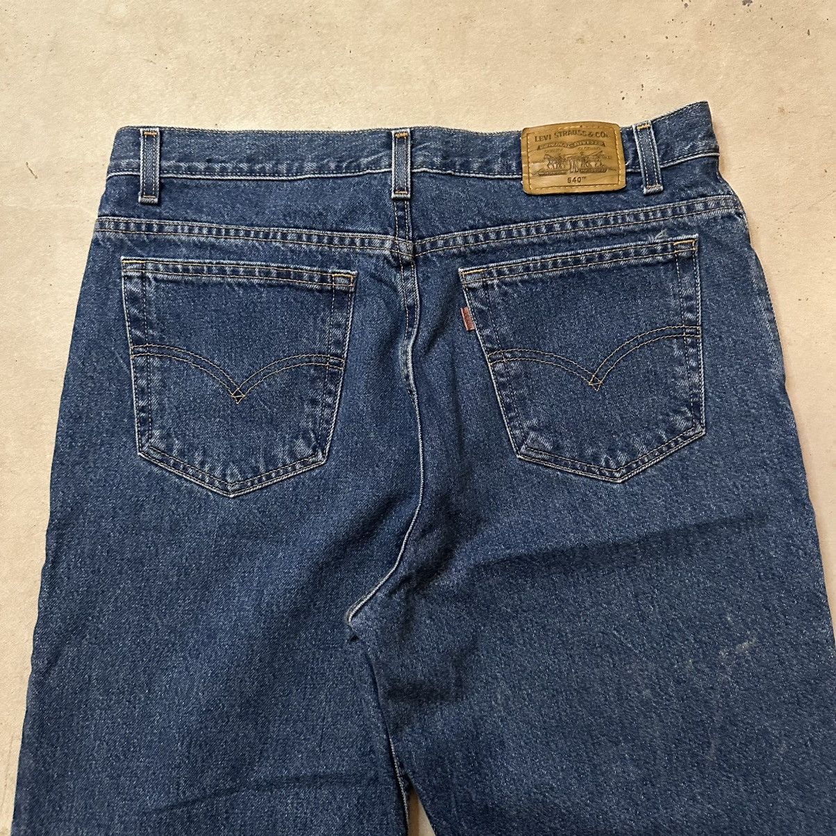 Levi's Vintage Y2K Levis 540 Relaxed Fit Bronze Tab Blue Jeans Size US 36 / EU 52 - 2 Thumbnail