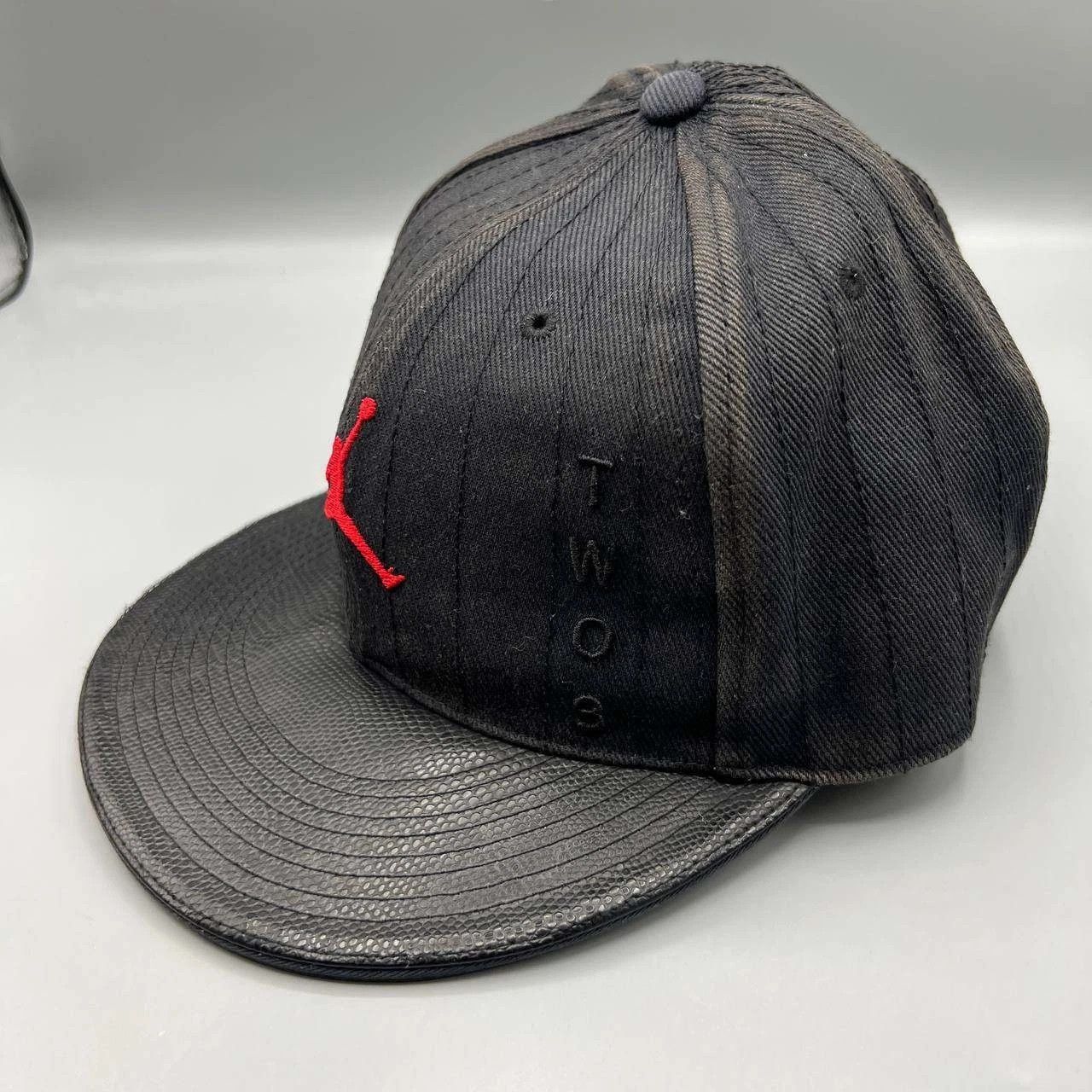 Jordan Brand Air Jordan Hat Men 7 1/8 Flu Game Two 3 Embroidered Fitted Size ONE SIZE - 2 Thumbnail