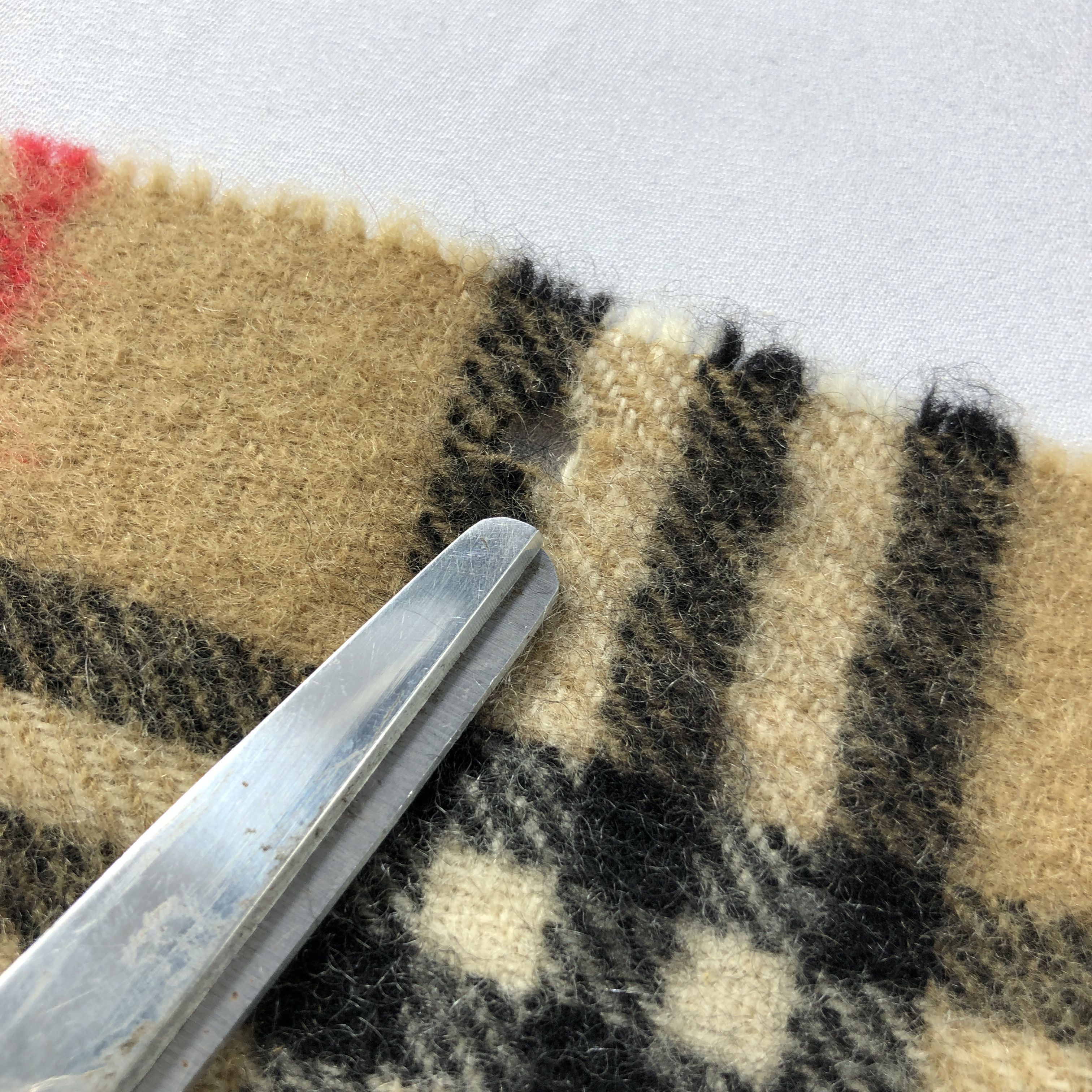 Burberry Burberrys Nova Check Tan Wool/Cashmere Scarf Muffler V2842 Size ONE SIZE - 21 Thumbnail