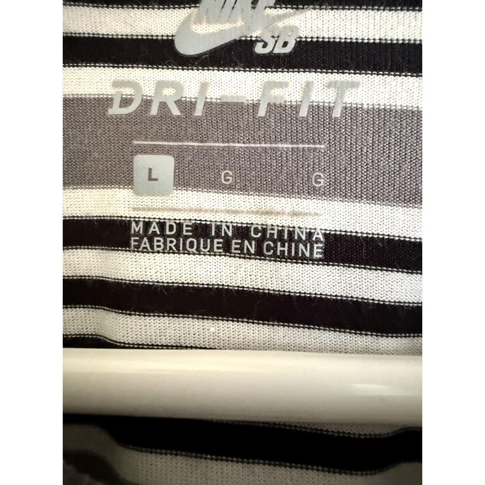 Nike Nike SB Long Sleeve Mens Shirt Gray Black Stripe Large Skateboard Skater College Size US L / EU 52-54 / 3 - 5 Thumbnail