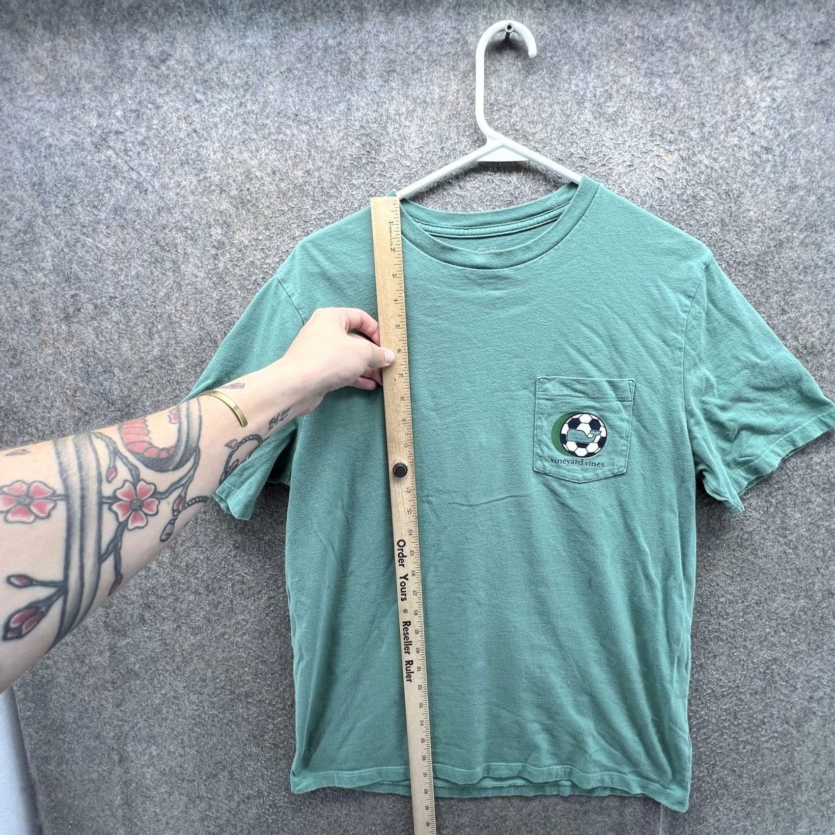 Vineyard Vines Vineyard Vines Shirt Mens Medium Green Soccer Whale Pocket Graphic Tee Tagless Size US M / EU 48-50 / 2 - 3 Thumbnail