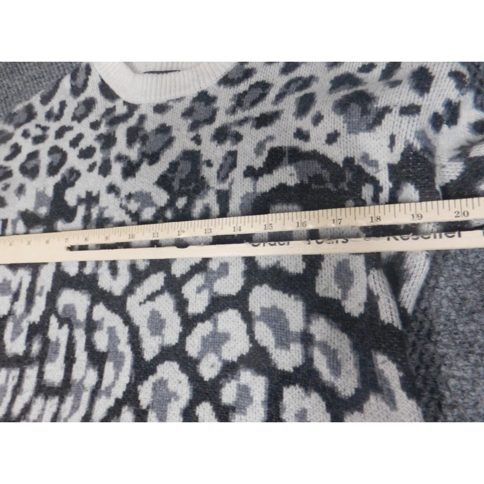 Saks Fifth Avenue Saks Fifth Avenue Womens Sweater XS Gray Crew Neck Pullover Knit Wool Nylon Ruffle Long Sleeve Modern Regular Womens Size XS / US 0-2 / IT 36-38 - 4 Thumbnail