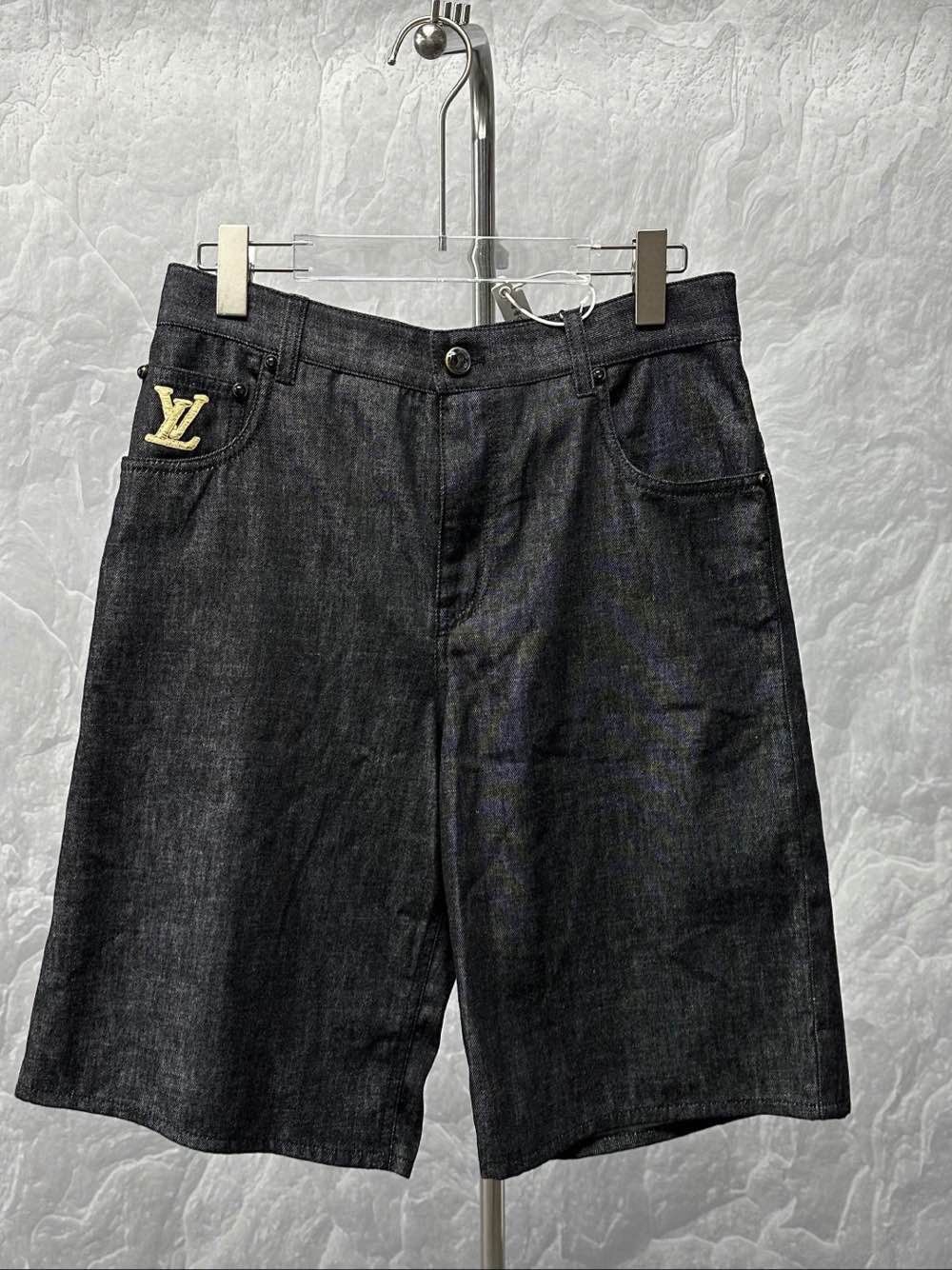 Louis Vuitton Louis Vuitton Embroidered Logo Denim Shorts Size 28 Size US 28 / EU 44 - 1 Thumbnail