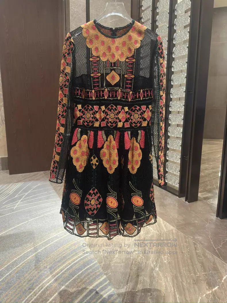 Valentino Valentino Heavy work embroidered dress Size S / US 4 / IT 40 - 1 Thumbnail