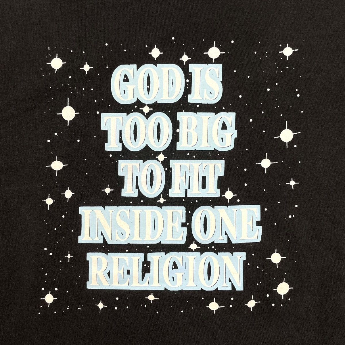 Vintage Vintage 90's "One God One Planet One People" Tee Size US L / EU 52-54 / 3 - 5 Thumbnail