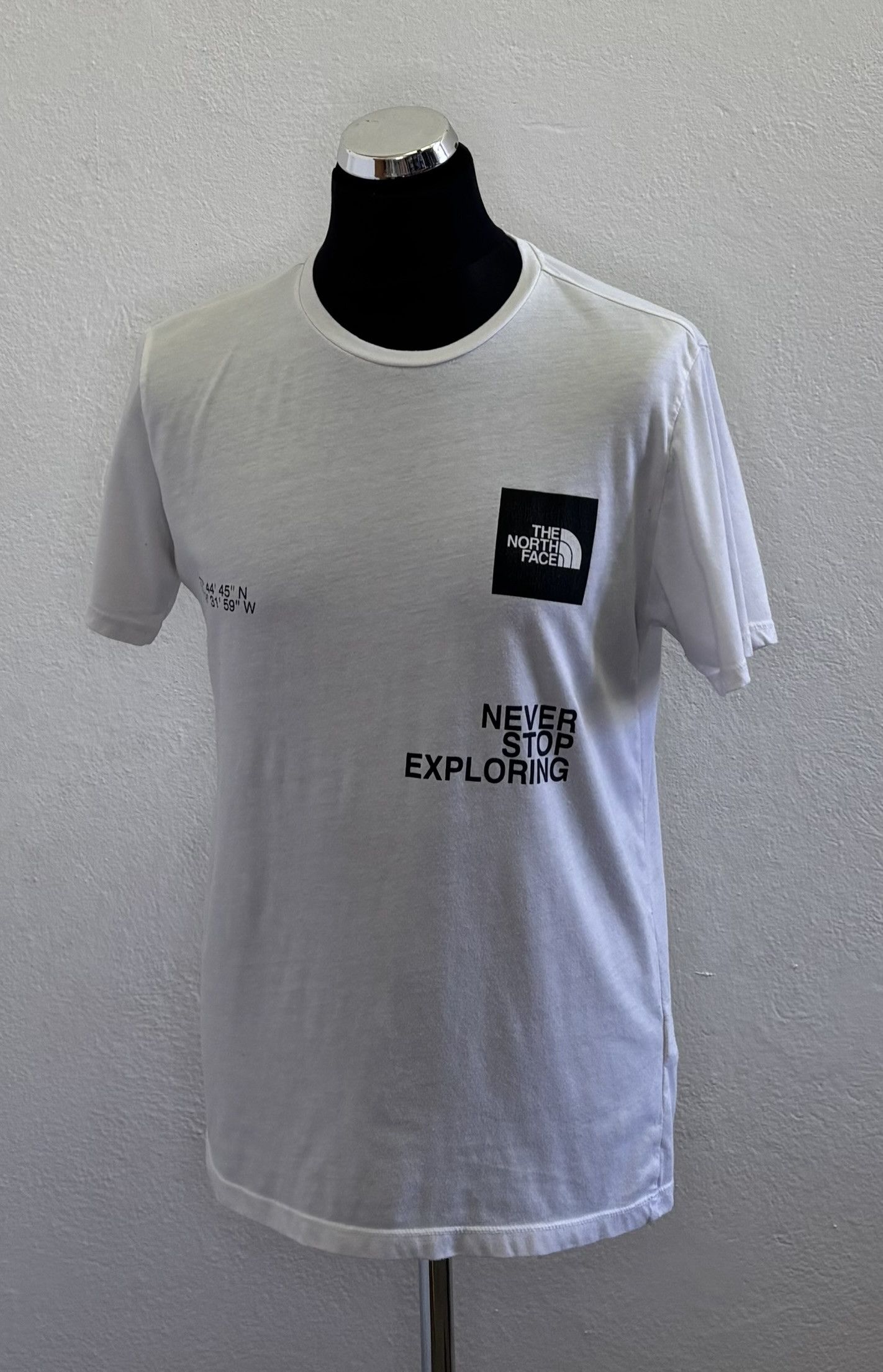 The North Face The North Face White Never Stop Exploring T-shirt Medium Size US M / EU 48-50 / 2 - 1 Thumbnail