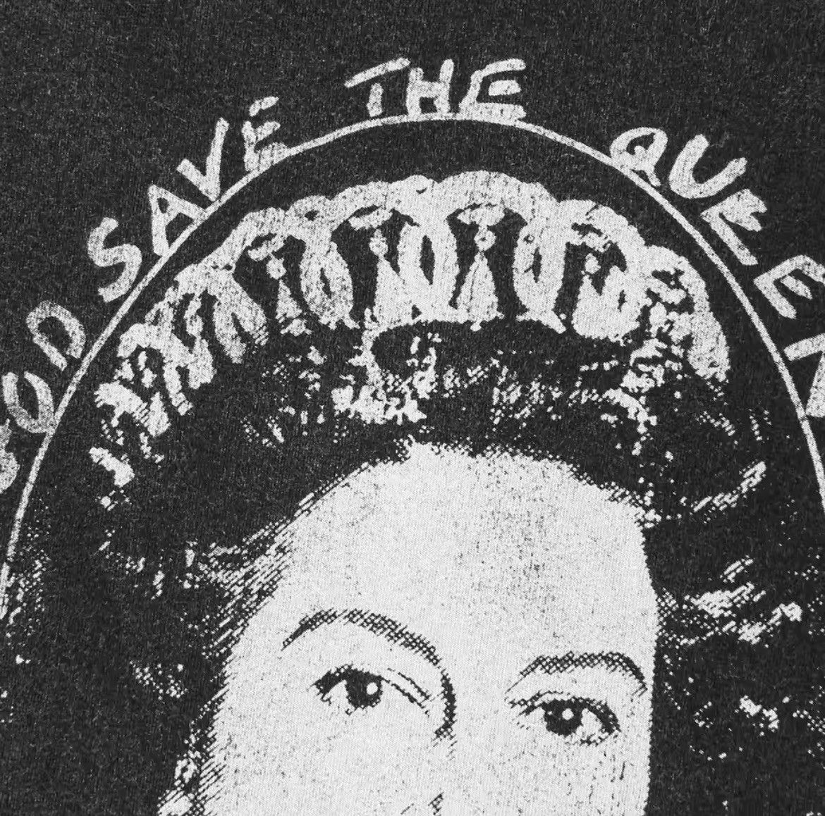 Japanese Brand × Vintage God Save The Queen "Sex Pistols" Graphic Printed Cott Tshirt Size US S / EU 44-46 / 1 - 4 Thumbnail