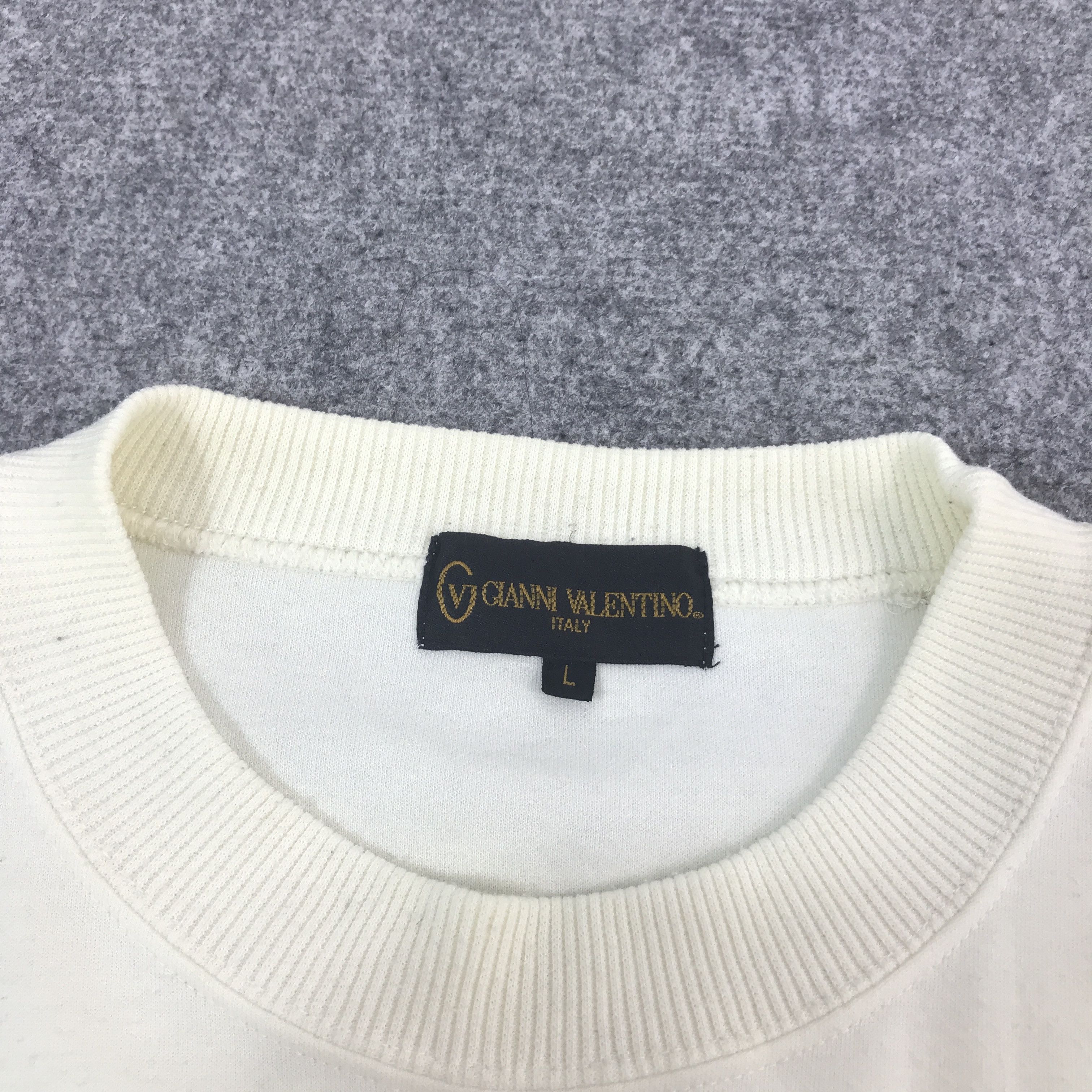 Vtg gianni valentino big logo sweatshirt
