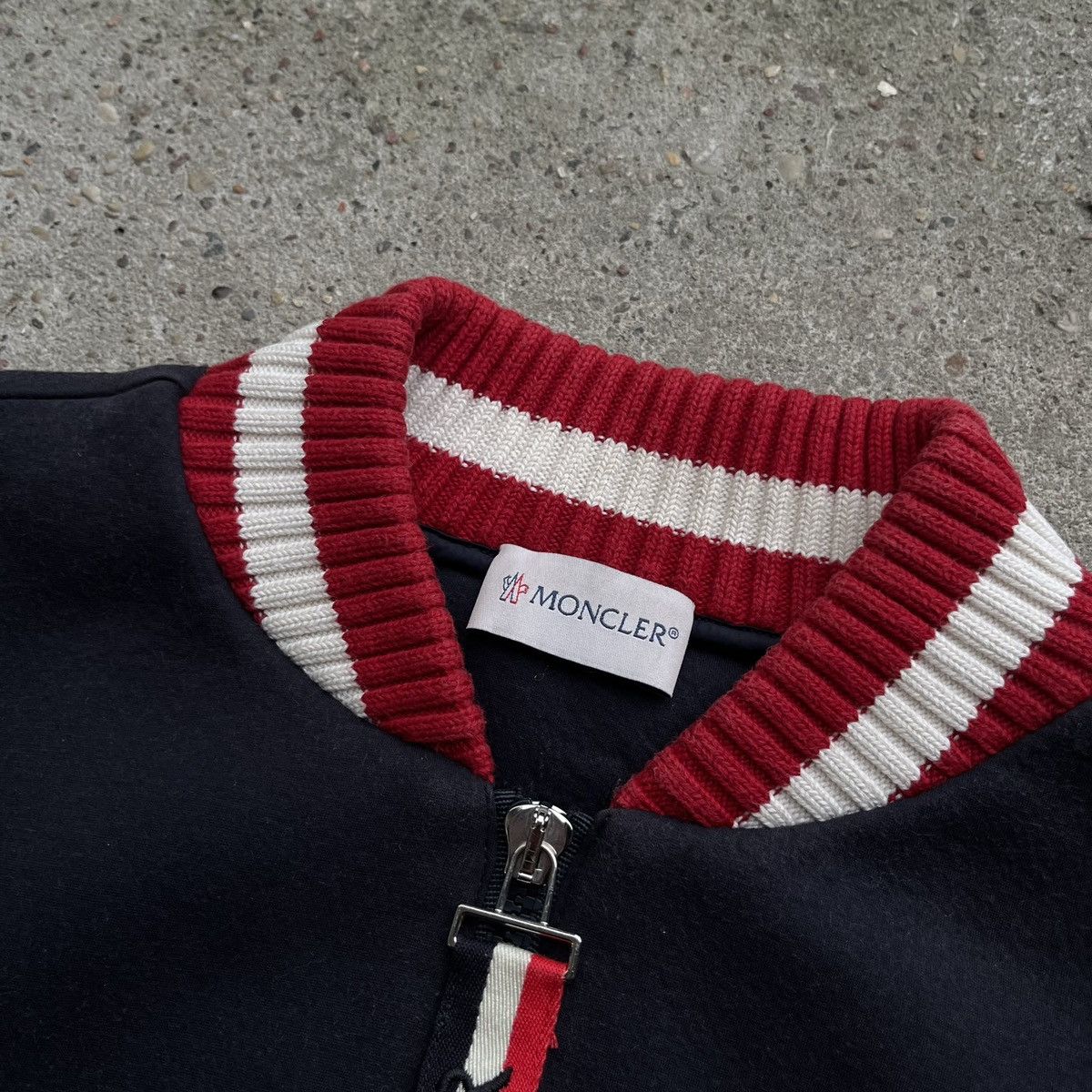 Moncler Moncler bomber sweatshirt rare logo wmns zip Size S / US 4 / IT 40 - 4 Thumbnail