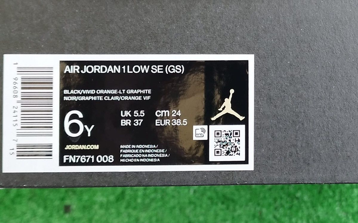 Jordan Brand Shoes Air Jordan 1 SE Low (GS) Size US 7.5 / IT 37.5 - 10 Thumbnail