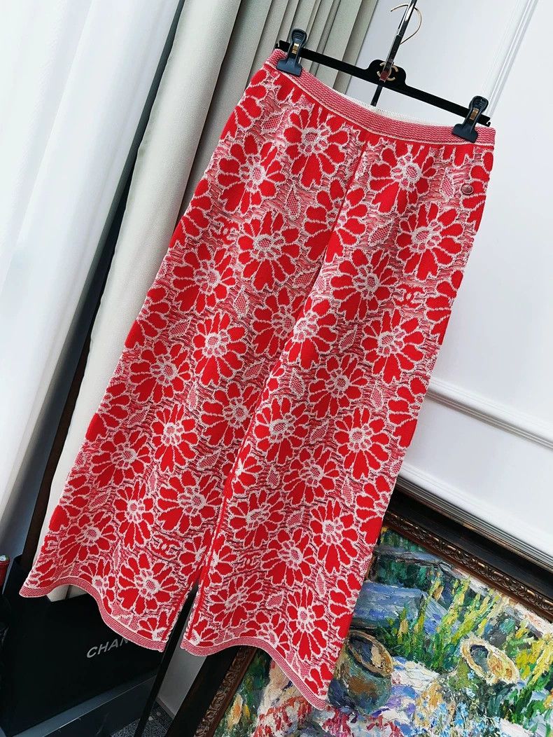 Chanel Chanel 20p red flower hollow knitted wide-leg trousers Size 26" / US 2 / IT 38 - 1 Thumbnail