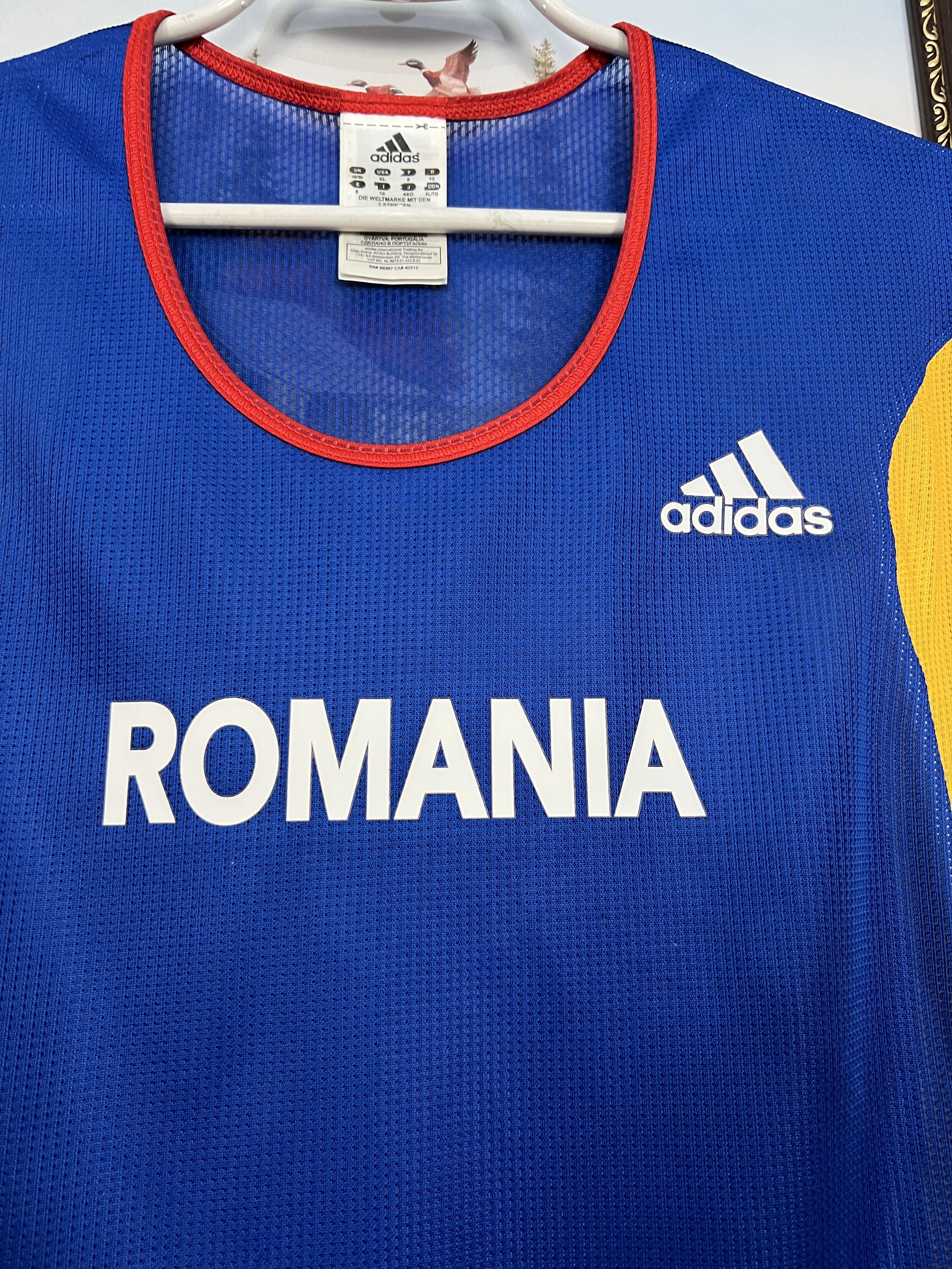 Adidas Vintage Adidas Romania Football Train Vest Soccer Shirt Mens Size US XL / EU 56 / 4 - 3 Thumbnail