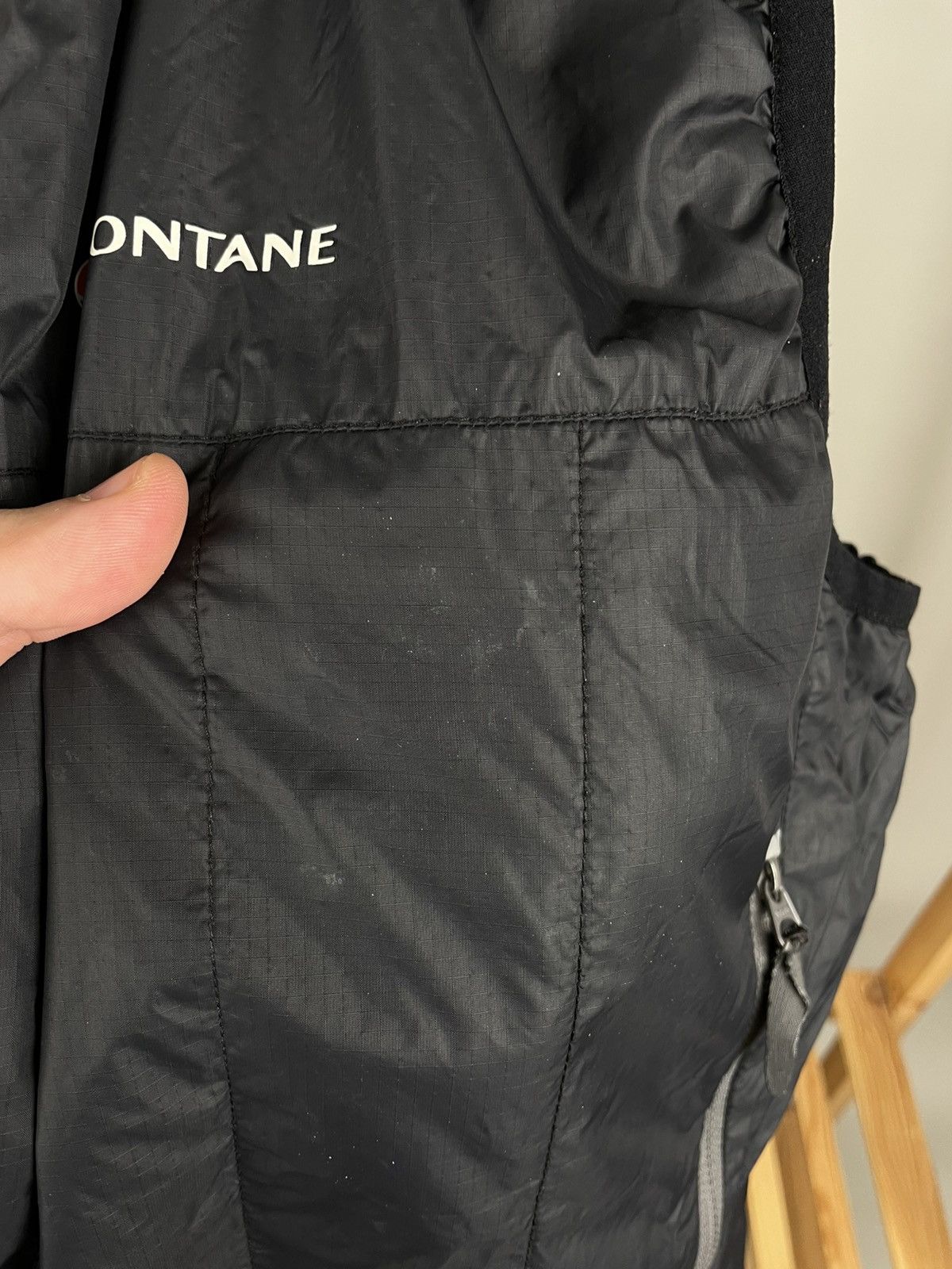 Designer × Montane Montane light outdoor vest primaloft size L Size US L / EU 52-54 / 3 - 8 Thumbnail