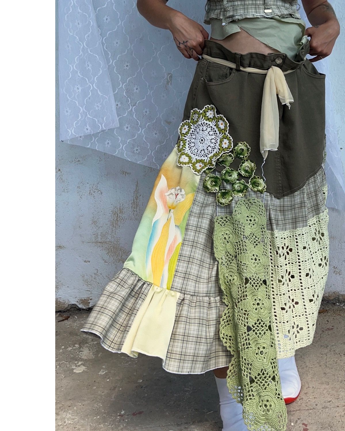 Custommade Upcycled Denim Patchwork Skirt with Vintage Kimono & Crochet Size 36" / US 14 / IT 50 - 3 Thumbnail