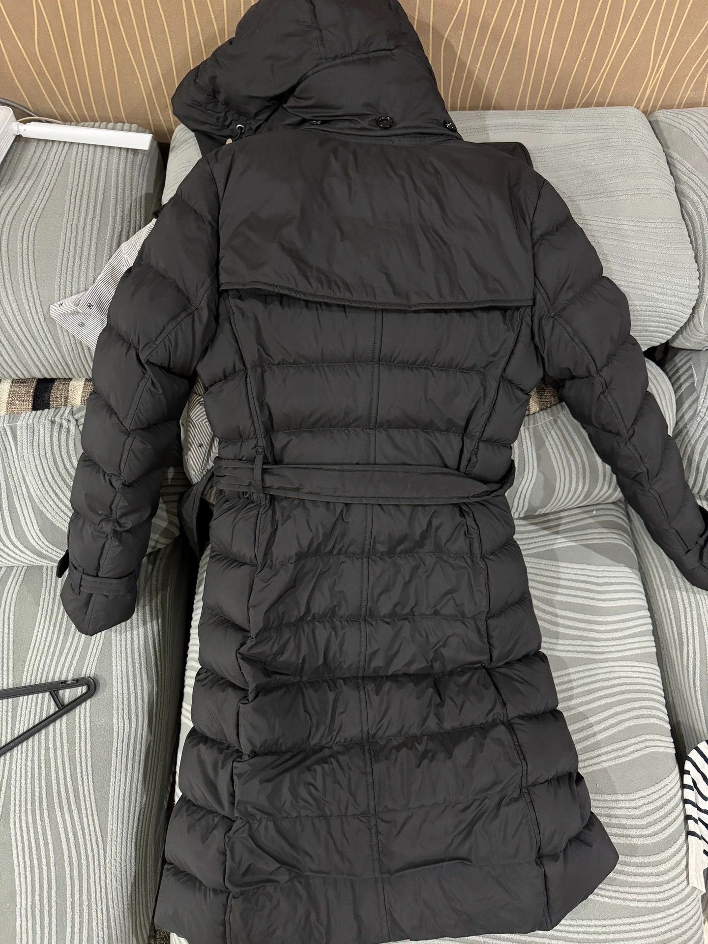 Burberry Burberry Puffer Jacket Like New Size S Size S / US 4 / IT 40 - 2 Thumbnail