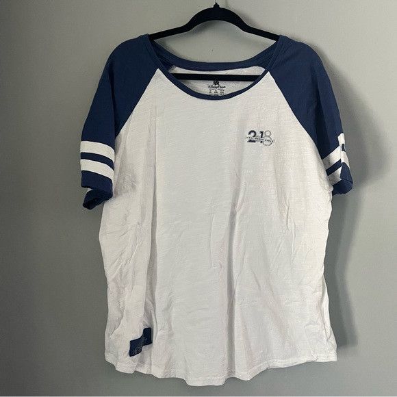Disney Disney parks 2018 baseball tee authentic parks tee size XL Size XL / US 12-14 / IT 48-50 - 1 Thumbnail