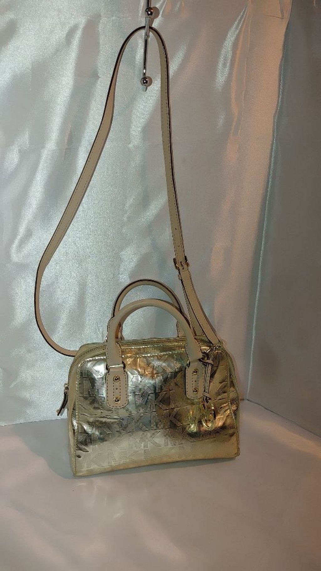 Michael Kors Michael Kors Metallic Patent Leather Signature Crossbody Size ONE SIZE - 2 Thumbnail