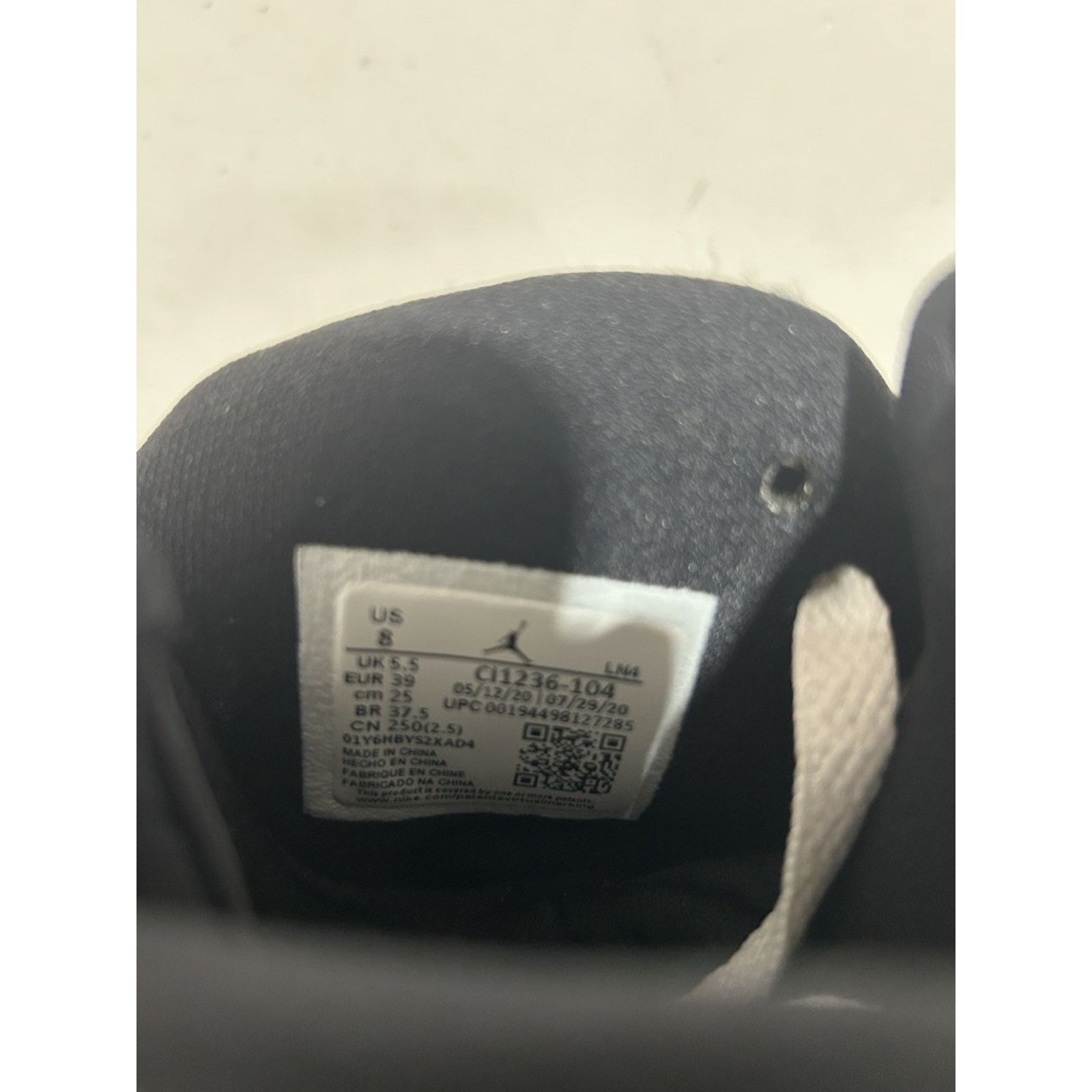 Jordan Brand JORDAN 8 WHITE BURGUNDY SIZE 8W (6.5M) PREOWNED Size US 8 / IT 38 - 6 Thumbnail
