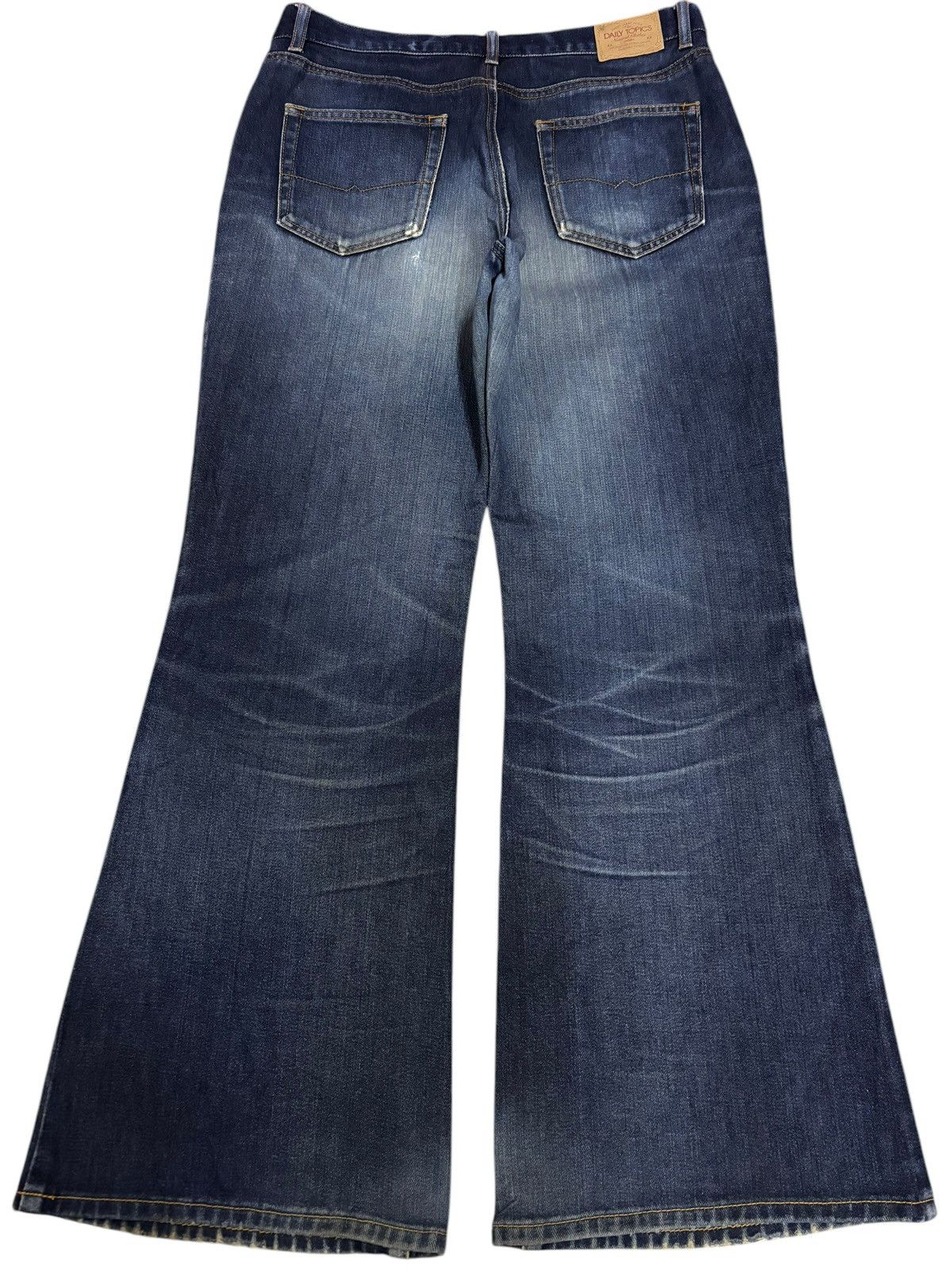 Japanese Brand Vintage Daily Topics Flared Blue Indigo Faded Jeans Size 32" / US 10 / IT 46 - 2 Thumbnail