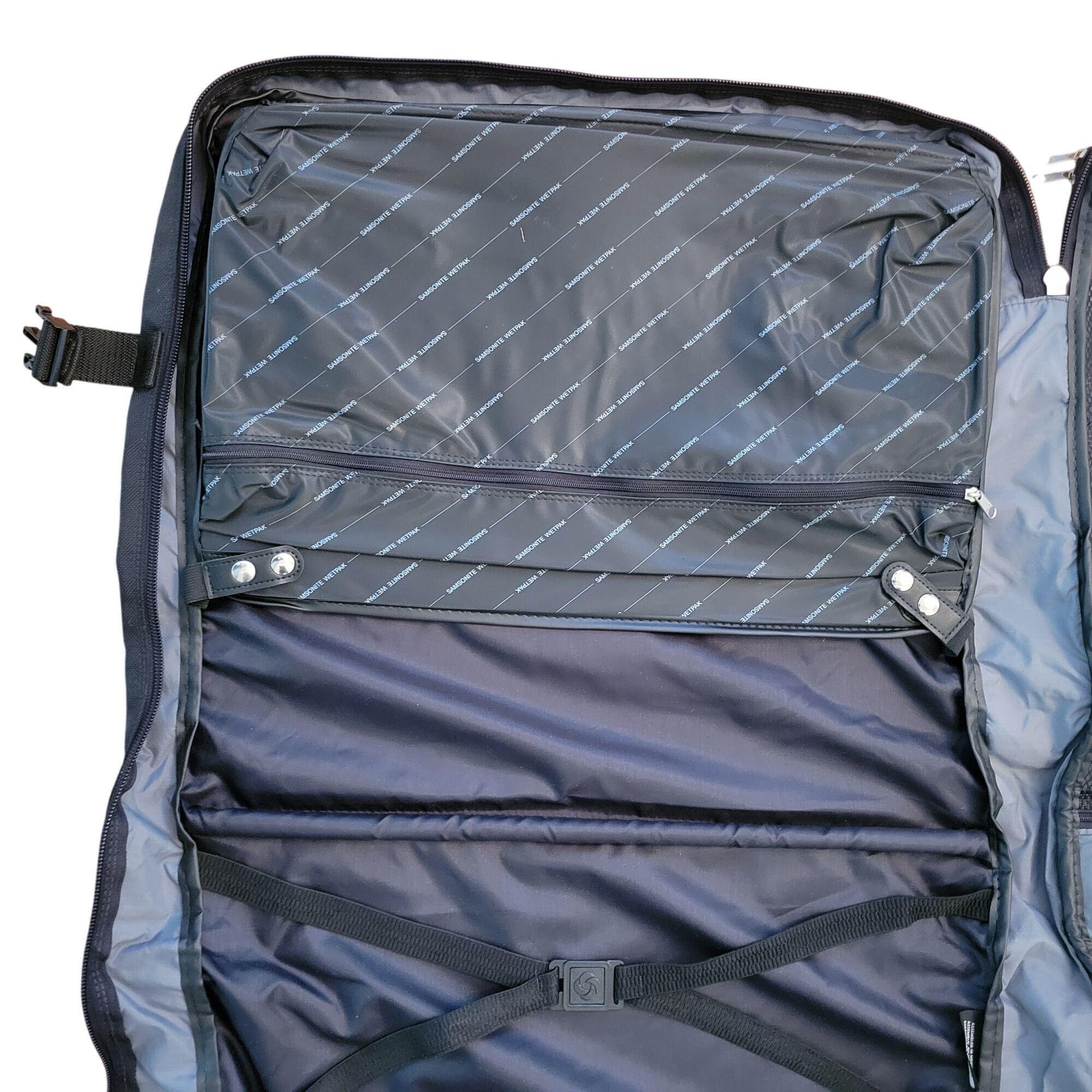 Samsonite Black Nylon Garment Bag Shoulder Strap Overnight C