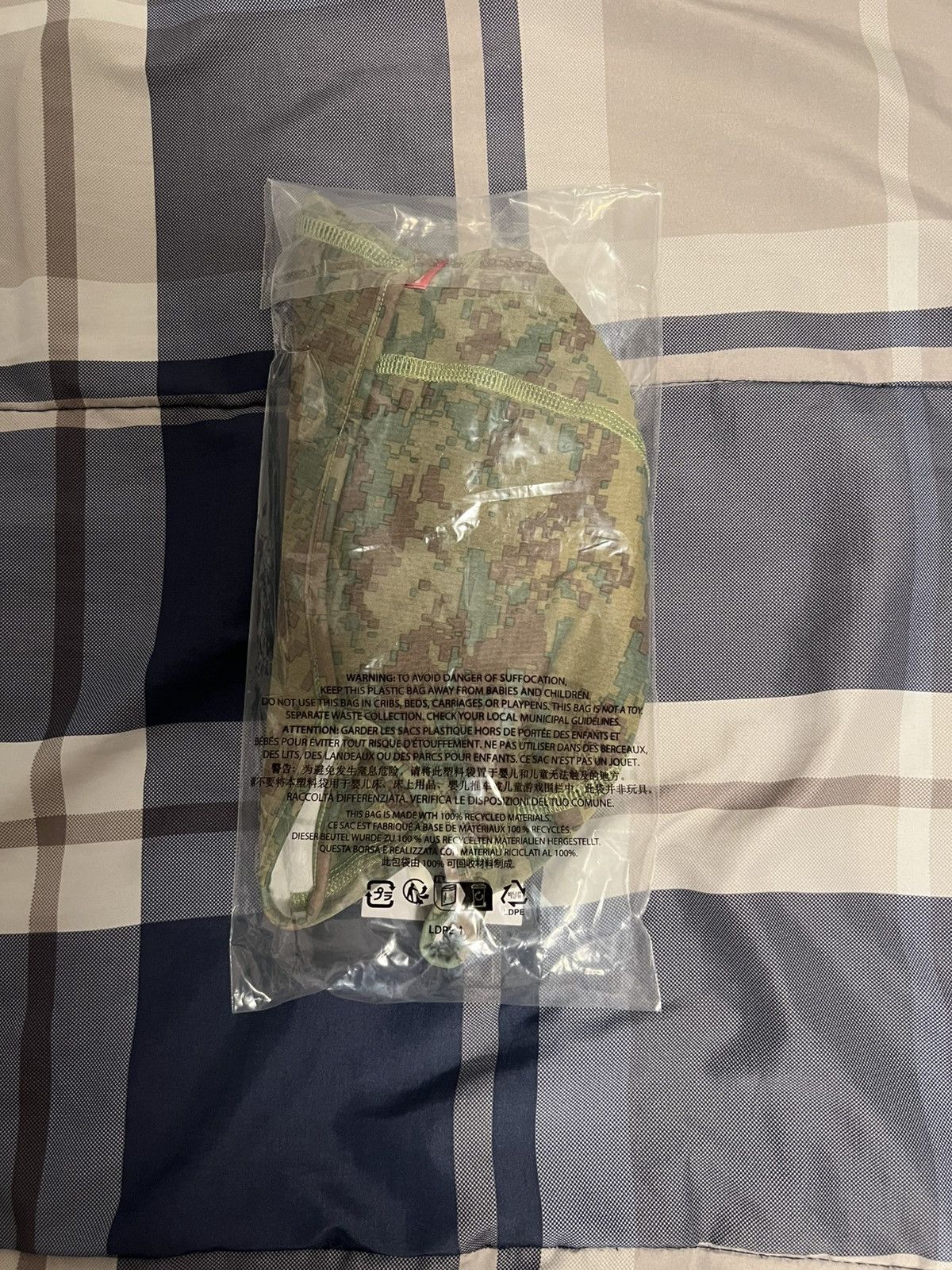 Supreme Supreme Heat Reactive Digi Camo Balaclava Olive Size ONE SIZE - 2 Thumbnail