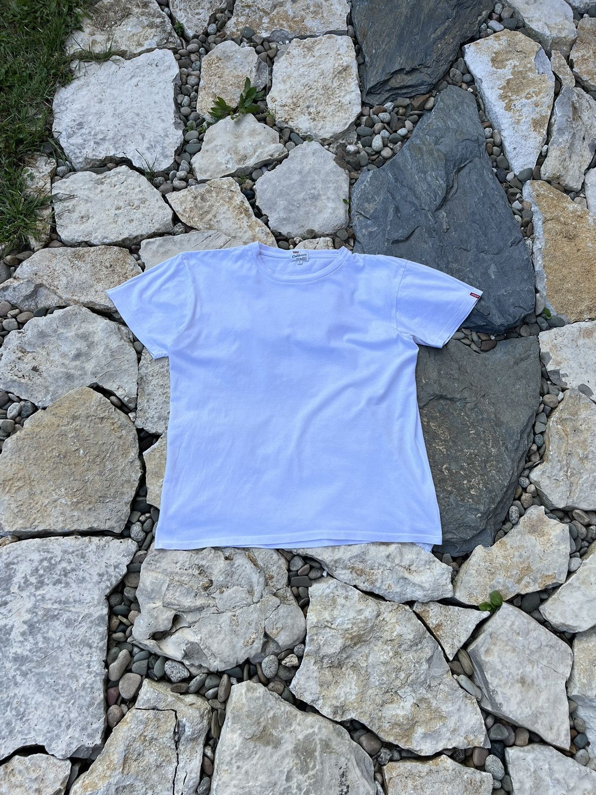 Levi's × Levi's Vintage Clothing × Vintage Levi’s vintage y2k basic distressed tee t-shirt cropped Size US M / EU 48-50 / 2 - 1 Thumbnail