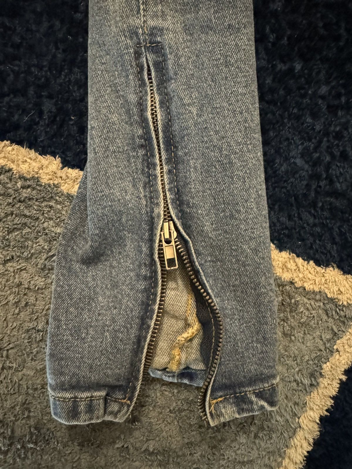 Fashion Nova Blue distressed zipper adjustable skinny jeans Size US 30 / EU 46 - 2 Thumbnail