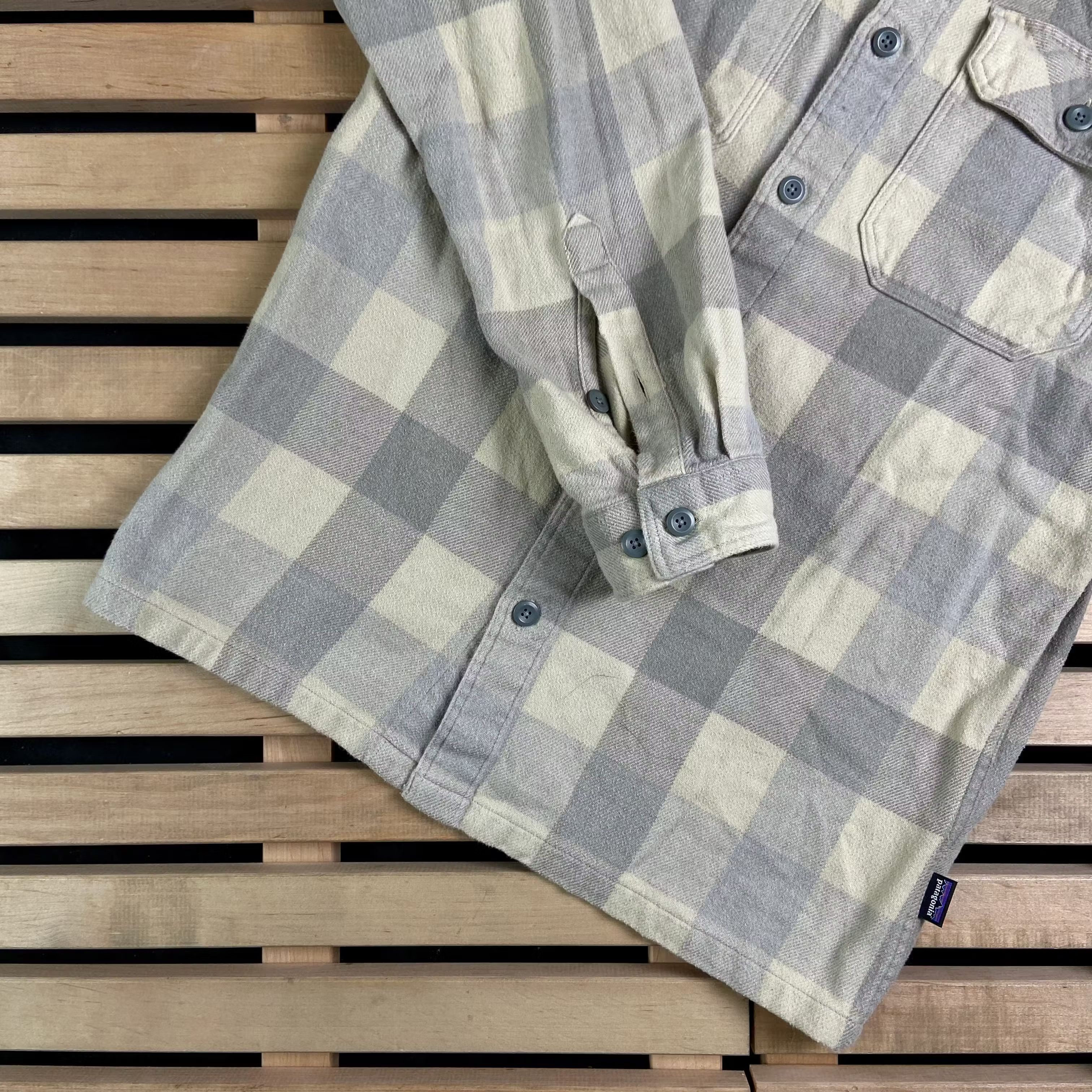 Patagonia Mens Shirt Long Sleeve Patagonia Size L Organic Cotton Size US L / EU 52-54 / 3 - 3 Thumbnail