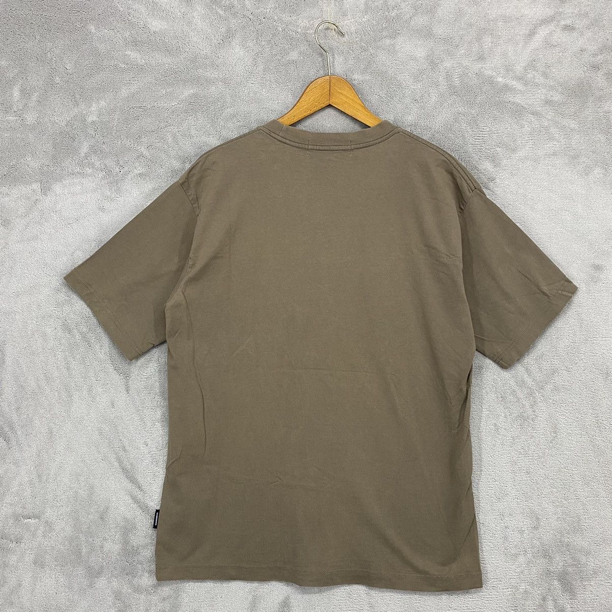 GU 💥RARE💥 UNDERCOVER ✖️ GU APPLE TEE Size US M / EU 48-50 / 2 - 7 Thumbnail