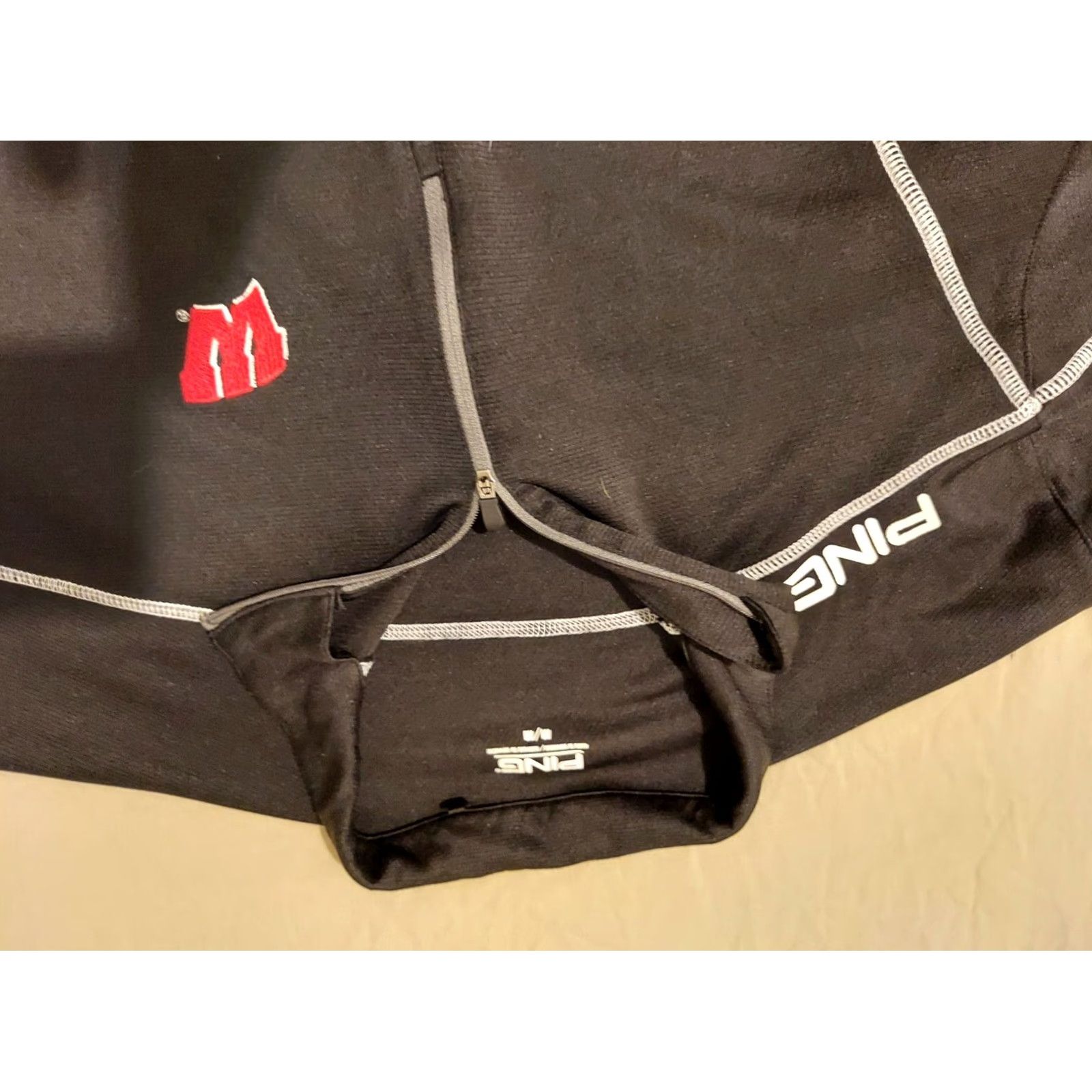 Vintage Womens Wisconsin Badgers Ping Half Zip Sweater M Medium Black Athletic Shirt Size M / US 6-8 / IT 42-44 - 2 Thumbnail