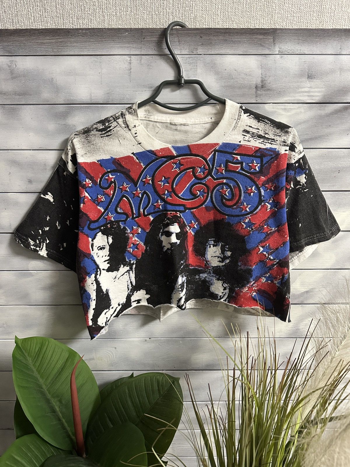 Band Tees Very Rare Vintage T-shirt M65 Rock 90’s Crop Top Custom Size ONE SIZE - 1 Thumbnail