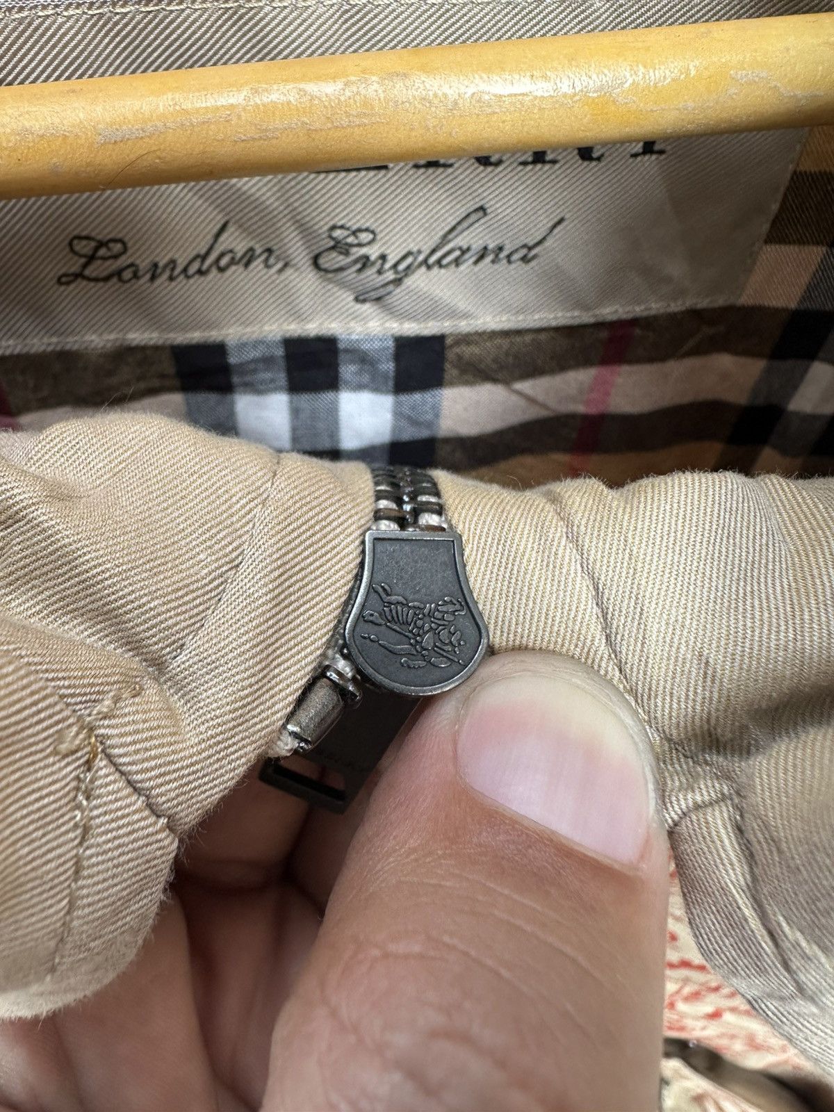 Burberry Burberry London Scribble Graphic Zip Jacket Beige Nova Check Size US M / EU 48-50 / 2 - 3 Thumbnail
