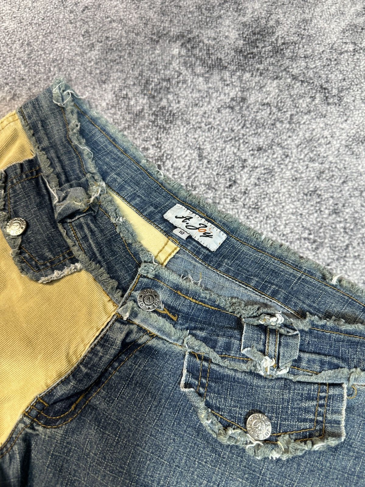 Japanese Brand × Vintage Y2K Vintage Cargo Jeans Streetwear Rare Casual Y2K VTg USA Size 28" / US 6 / IT 42 - 3 Thumbnail