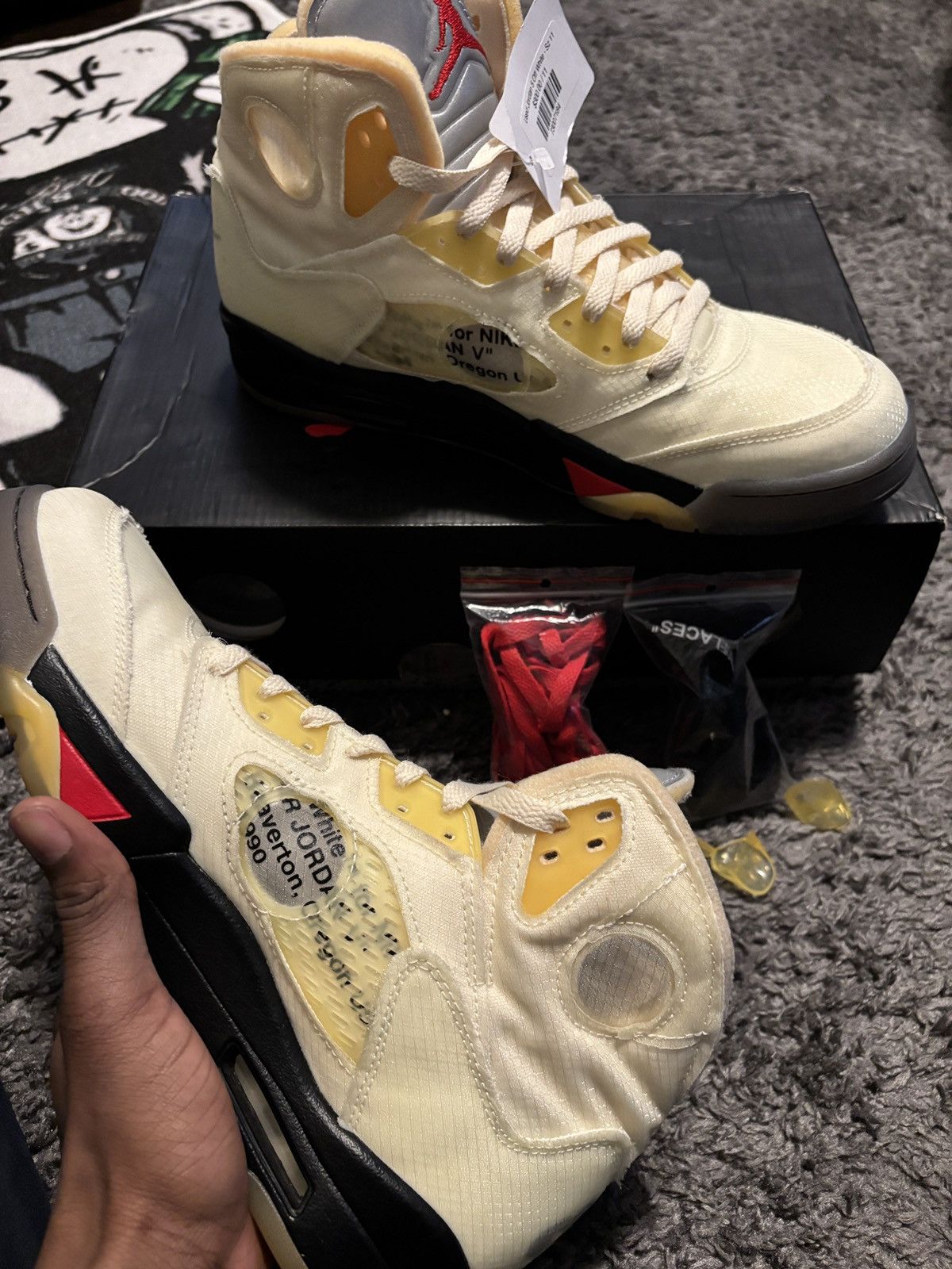 Jordan Brand × Off-White Size 11 Off White "Sail" Retro 5s Size US 11 / EU 44 - 2 Thumbnail