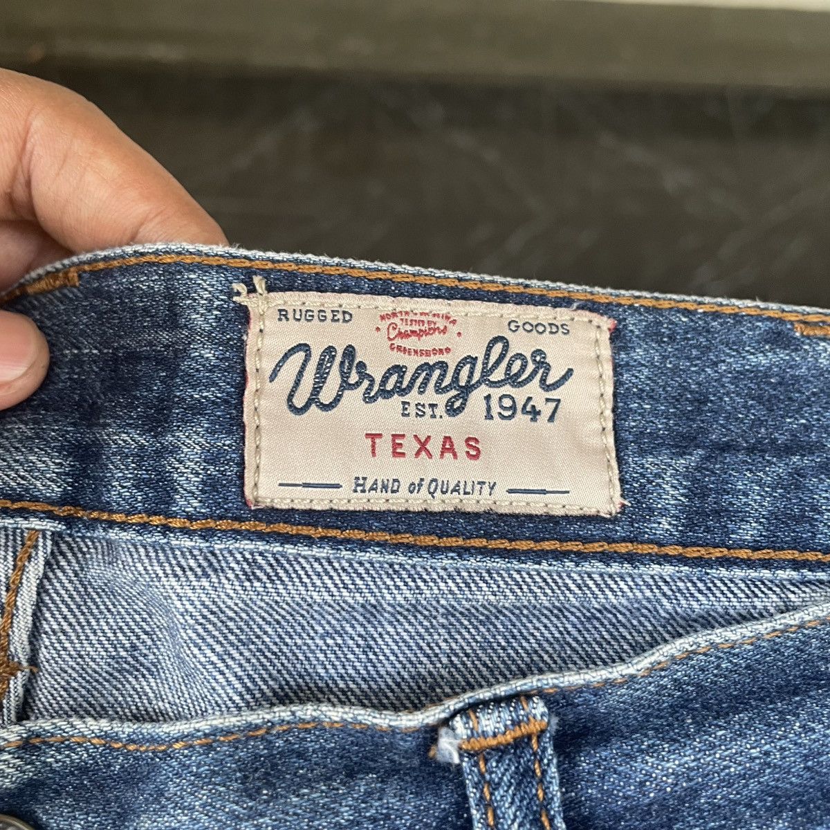 Wrangler Y2K Wrangler Distressed Washed Mud Jeans Vintage Size US 36 / EU 52 - 16 Thumbnail