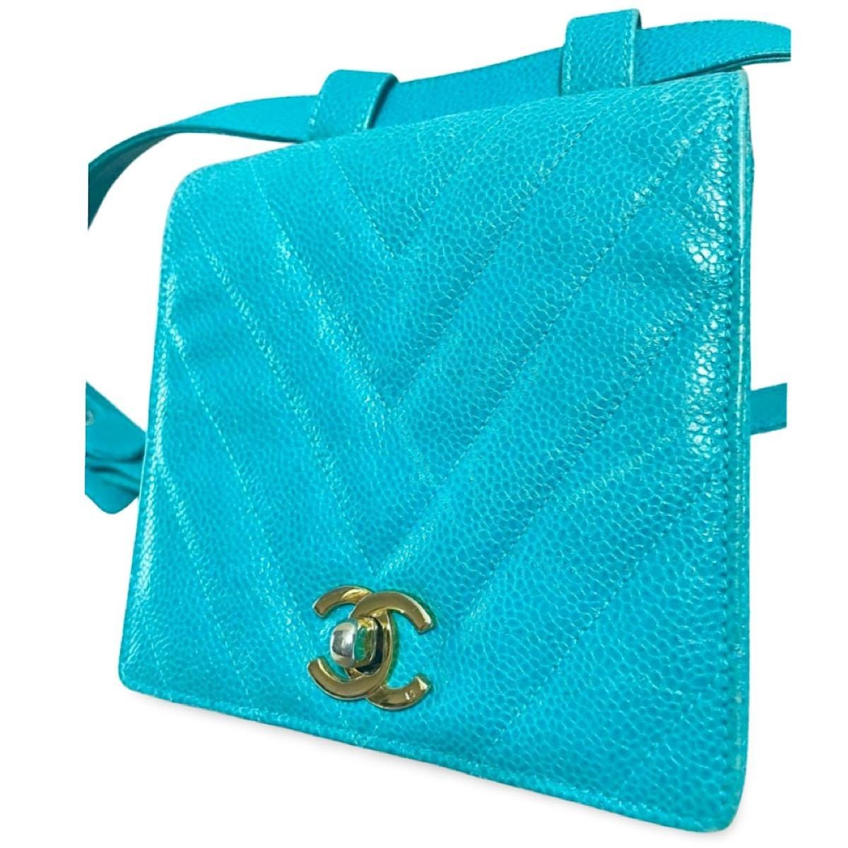 Chanel Vintage CHANEL blue caviar v stitch, chevron fanny pack. Size ONE SIZE - 3 Thumbnail