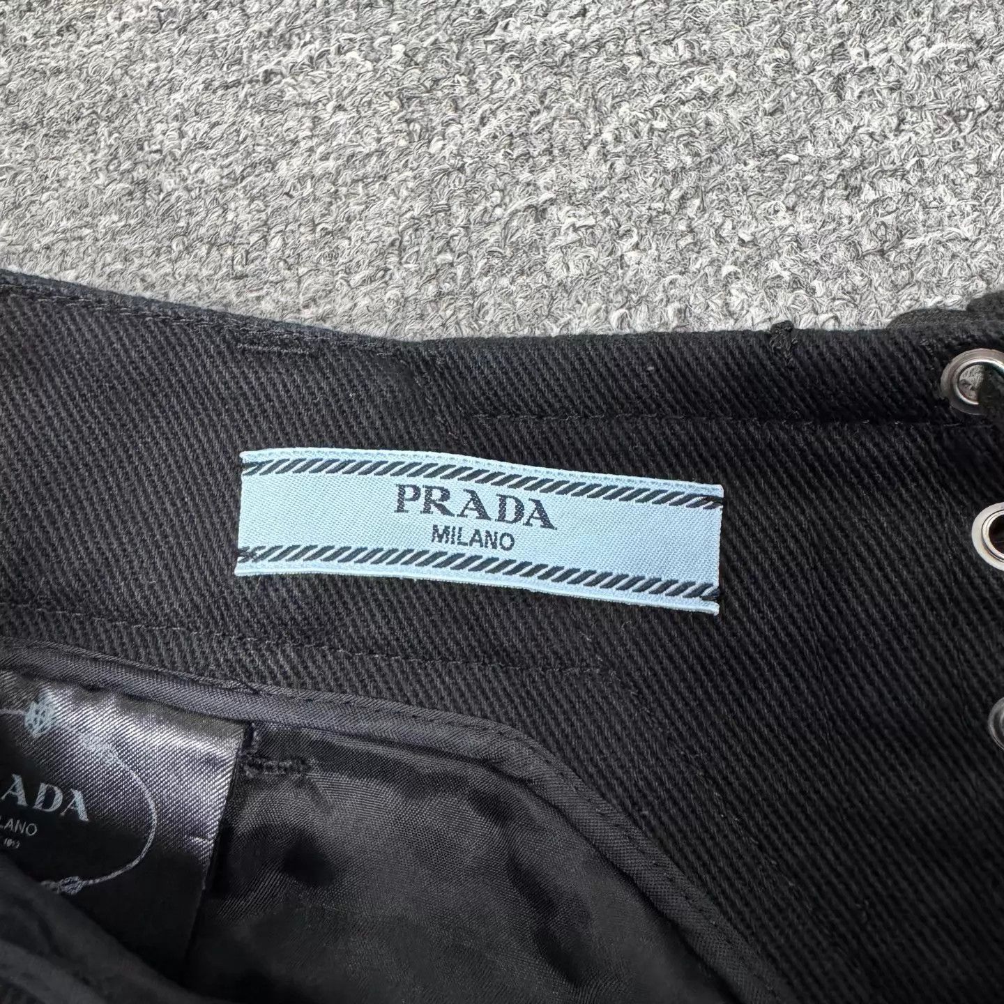 Prada Prada Black Triangle Logo Drawstring Short 42S 99New Size 28" / US 6 / IT 42 - 5 Thumbnail