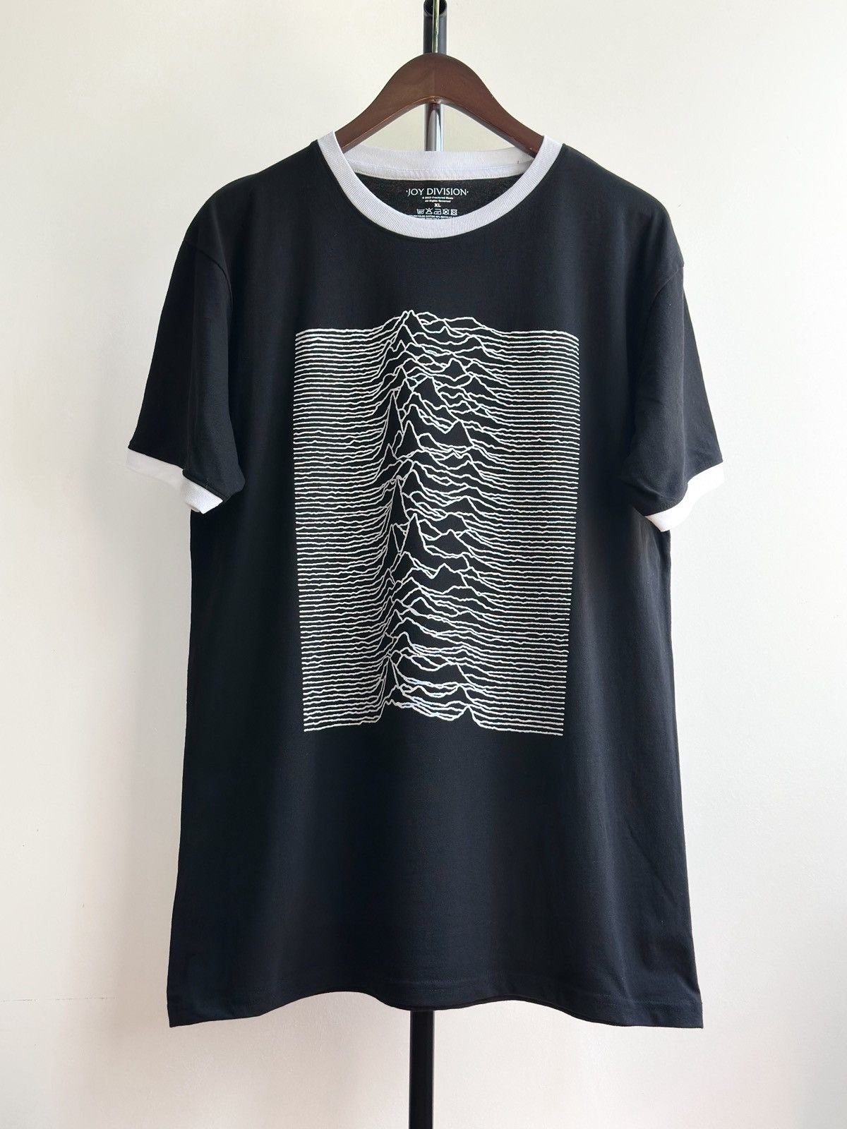 Joy Division JOY DIVISION UNKNOWM PLEASURES BAND TEE Size US XL / EU 56 / 4 - 1 Thumbnail