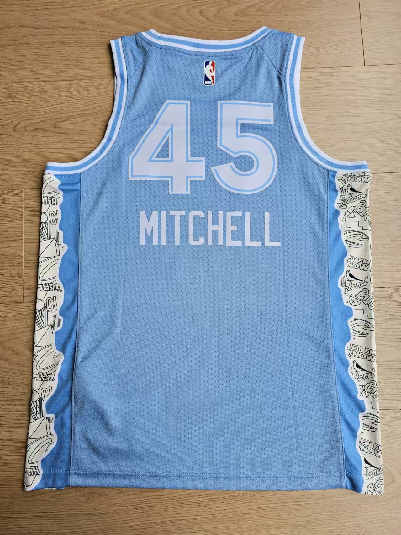 NBA Cleveland Cavaliers 45 Donovan Mitchell Jersey City M Size US M / EU 48-50 / 2 - 2 Thumbnail