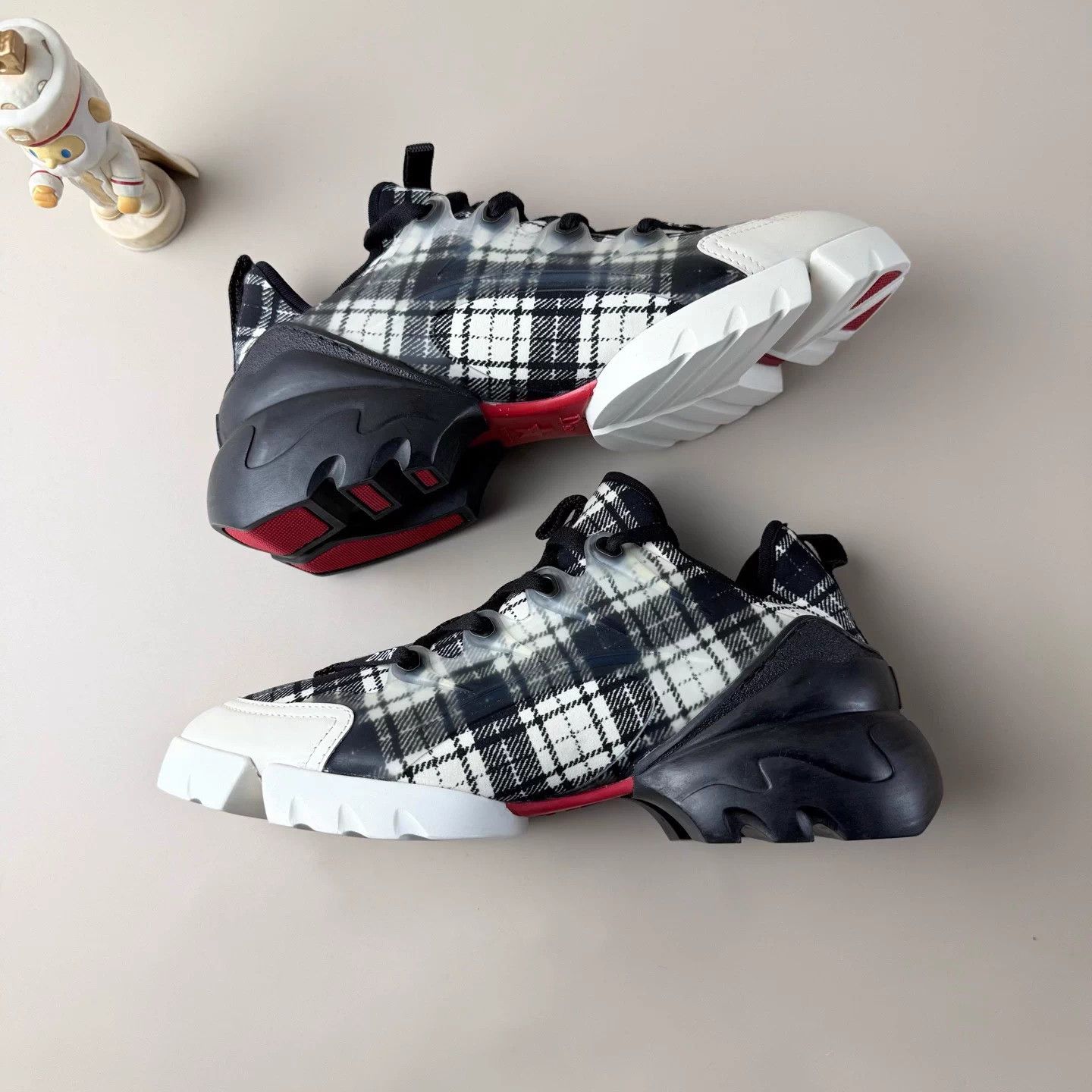 Dior DIOR D-connect plaid b&w casual shoes EUR 36 new Size US 5 / IT 35 - 5 Thumbnail