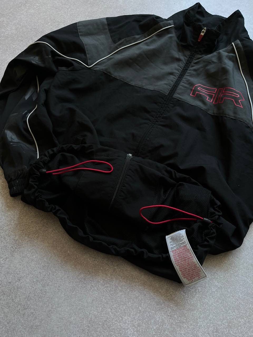 Nike Vintage Nike Swoosh Nylon Boxy Jacket Rare M Size US M / EU 48-50 / 2 - 4 Thumbnail