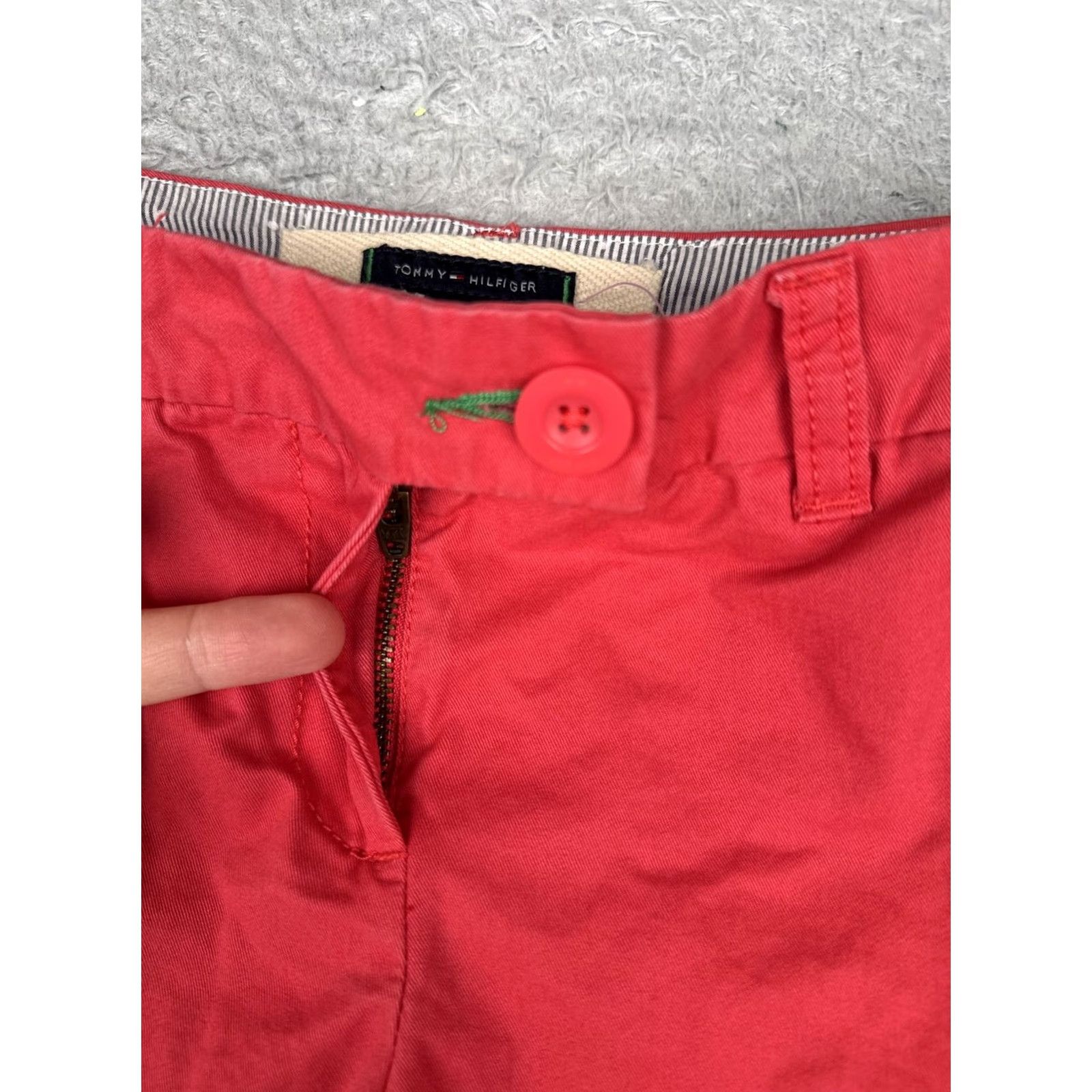 Tommy Hilfiger Tommy Hilfiger Shorts Womens 4 Red Chino Twill Flat Front Casual Summer 27in Waist 4in Inseam Mens? Womens Size 27" / US 4 / IT 40 - 6 Thumbnail