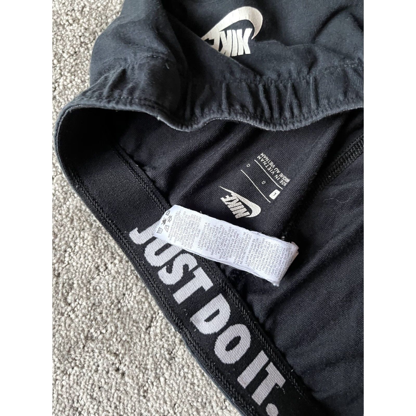 Nike VINTAGE Nike Sportswear Leggings Women's Black/Silver L Adult Regular Nike Leggings 726085 010 Womens Size 36" / US 14 / IT 50 - 5 Thumbnail