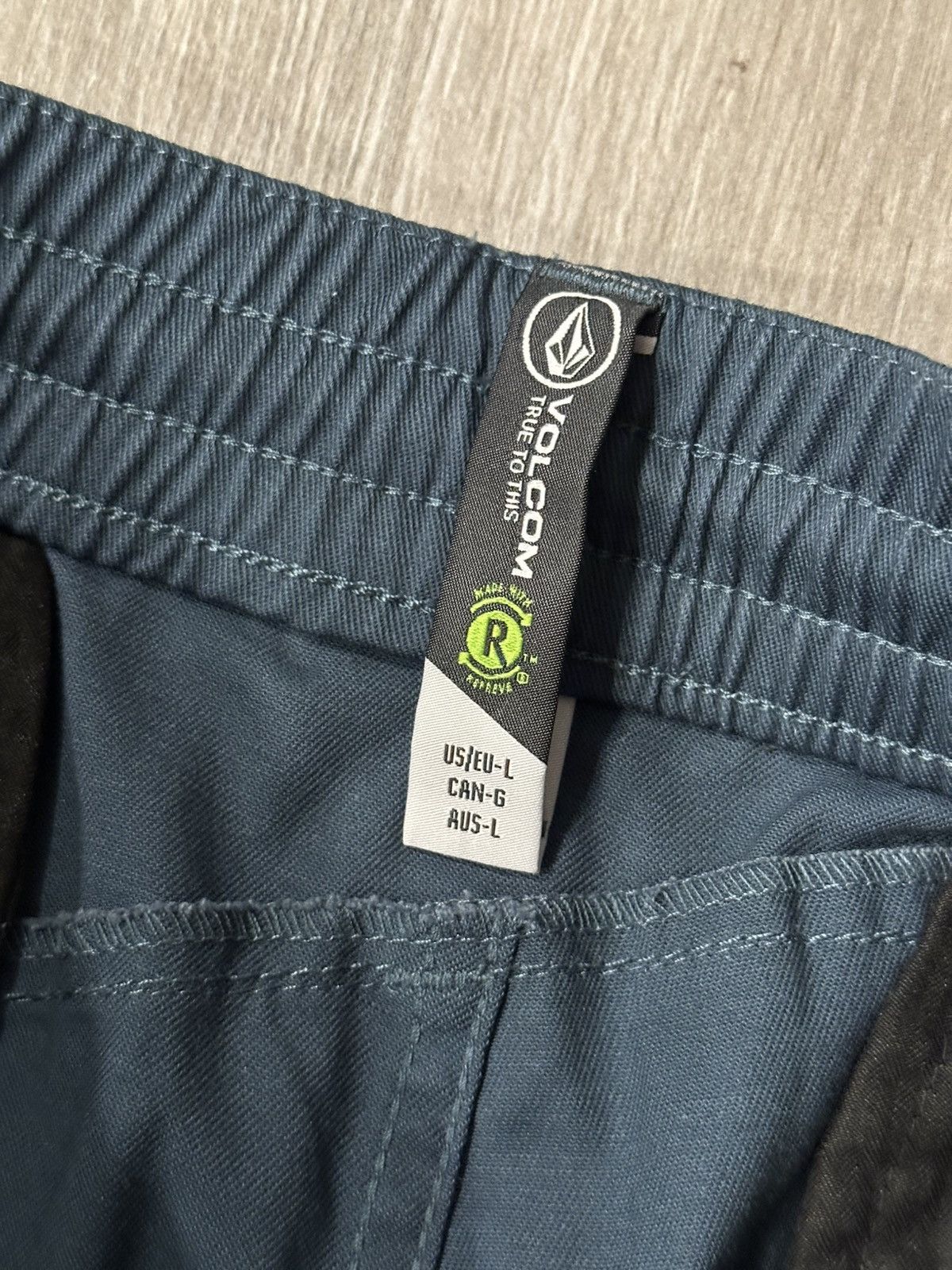 Volcom Volcom Frickin Elastic Waist 19" Chino Shorts Marina Blue L Size US 36 / EU 52 - 2 Thumbnail