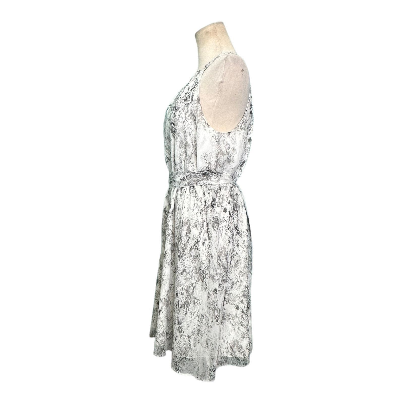 Banana Republic Banana Republic snake print sleeveless belted dress size 4 Size S / US 4 / IT 40 - 5 Thumbnail
