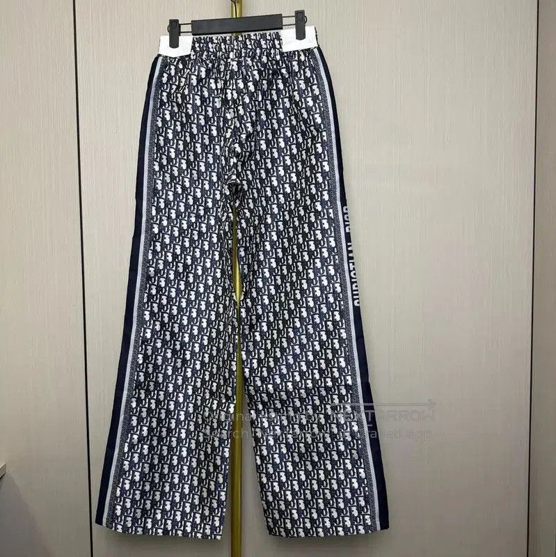 Dior Dior Women's Navy Silk Casual Pants . Size 28" / US 6 / IT 42 - 2 Thumbnail