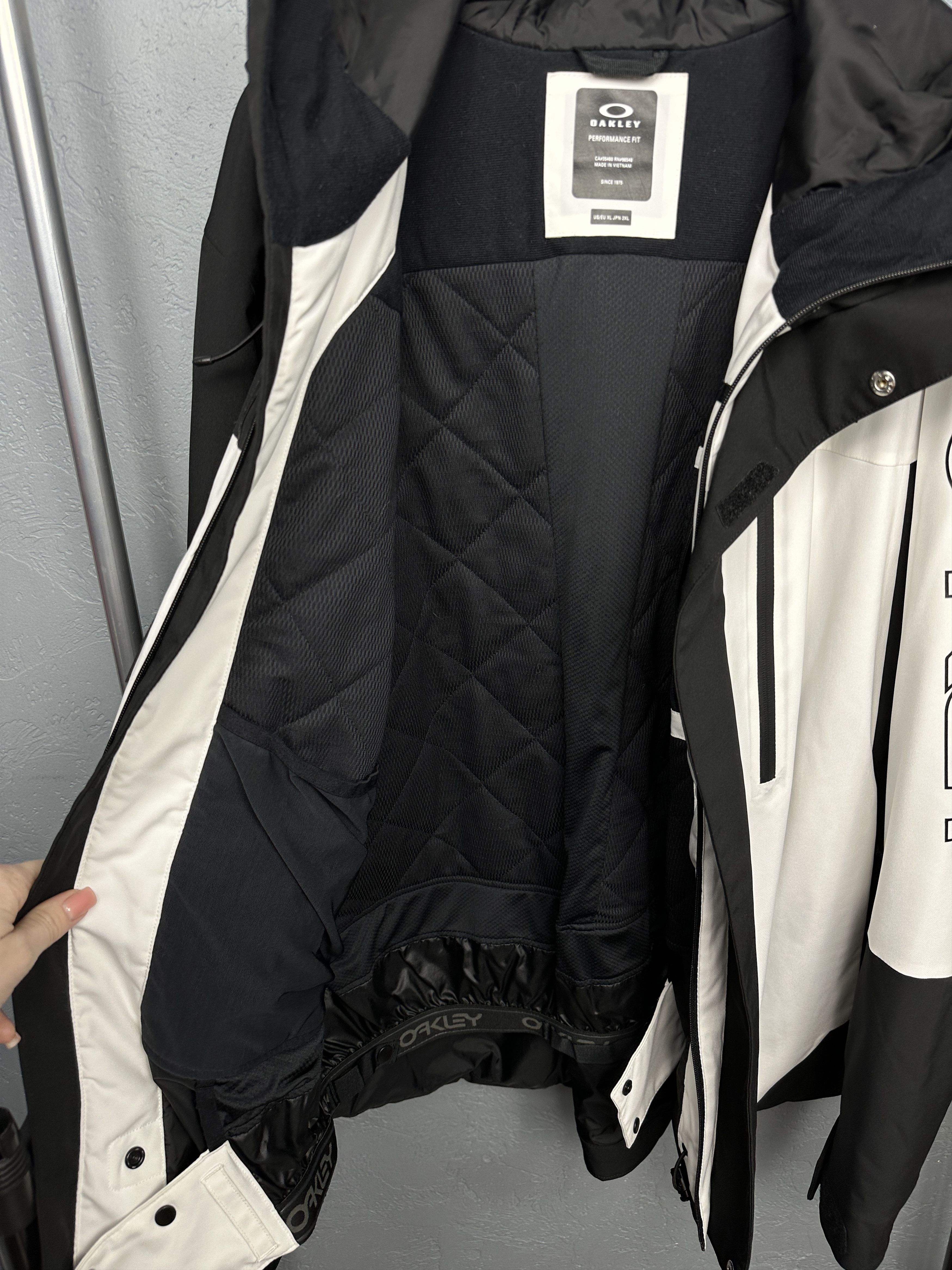 Oakley Oakley Mens Ski Jacket Size US XL / EU 56 / 4 - 9 Thumbnail